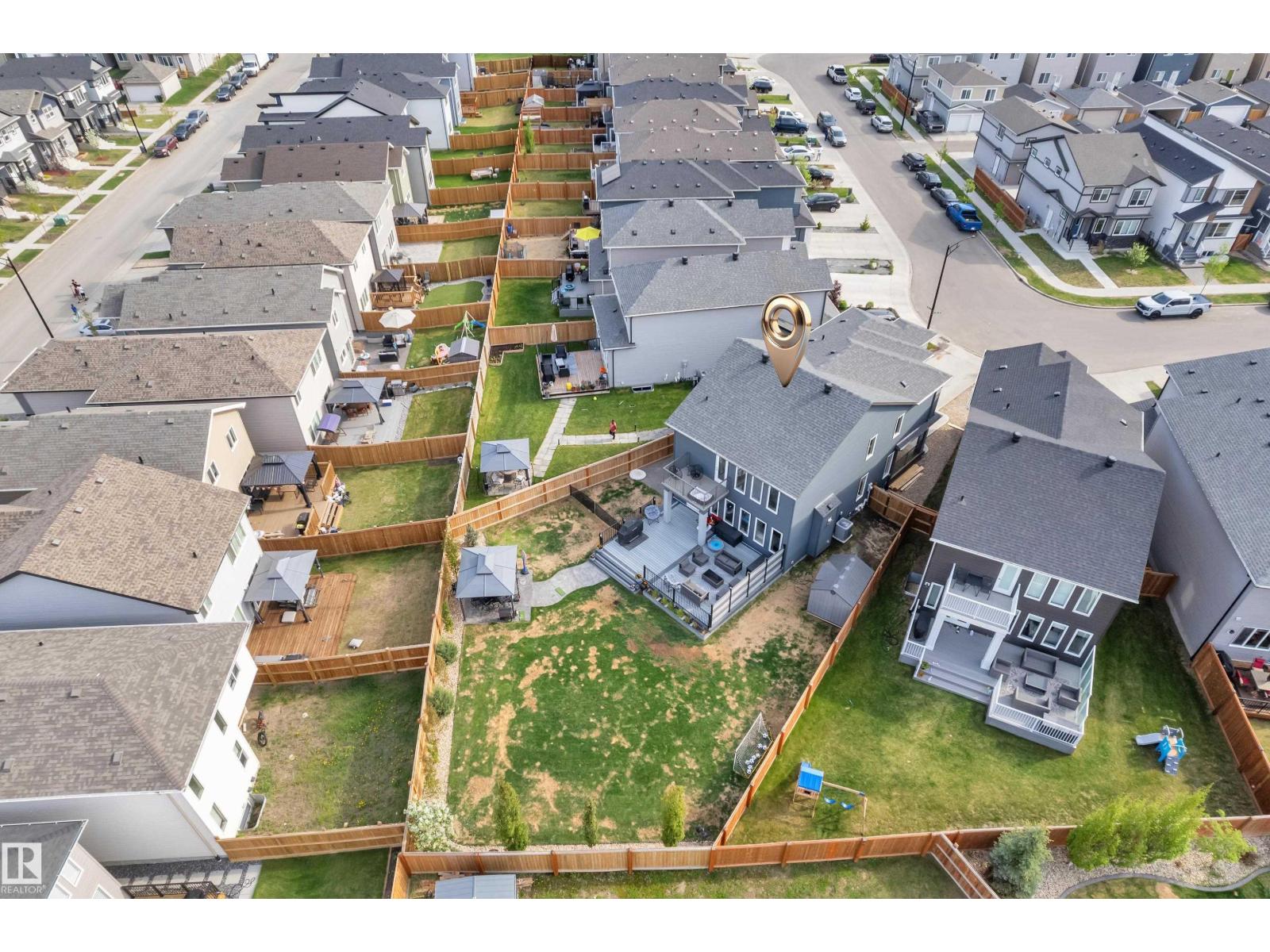 17551 64 ST NW - 62