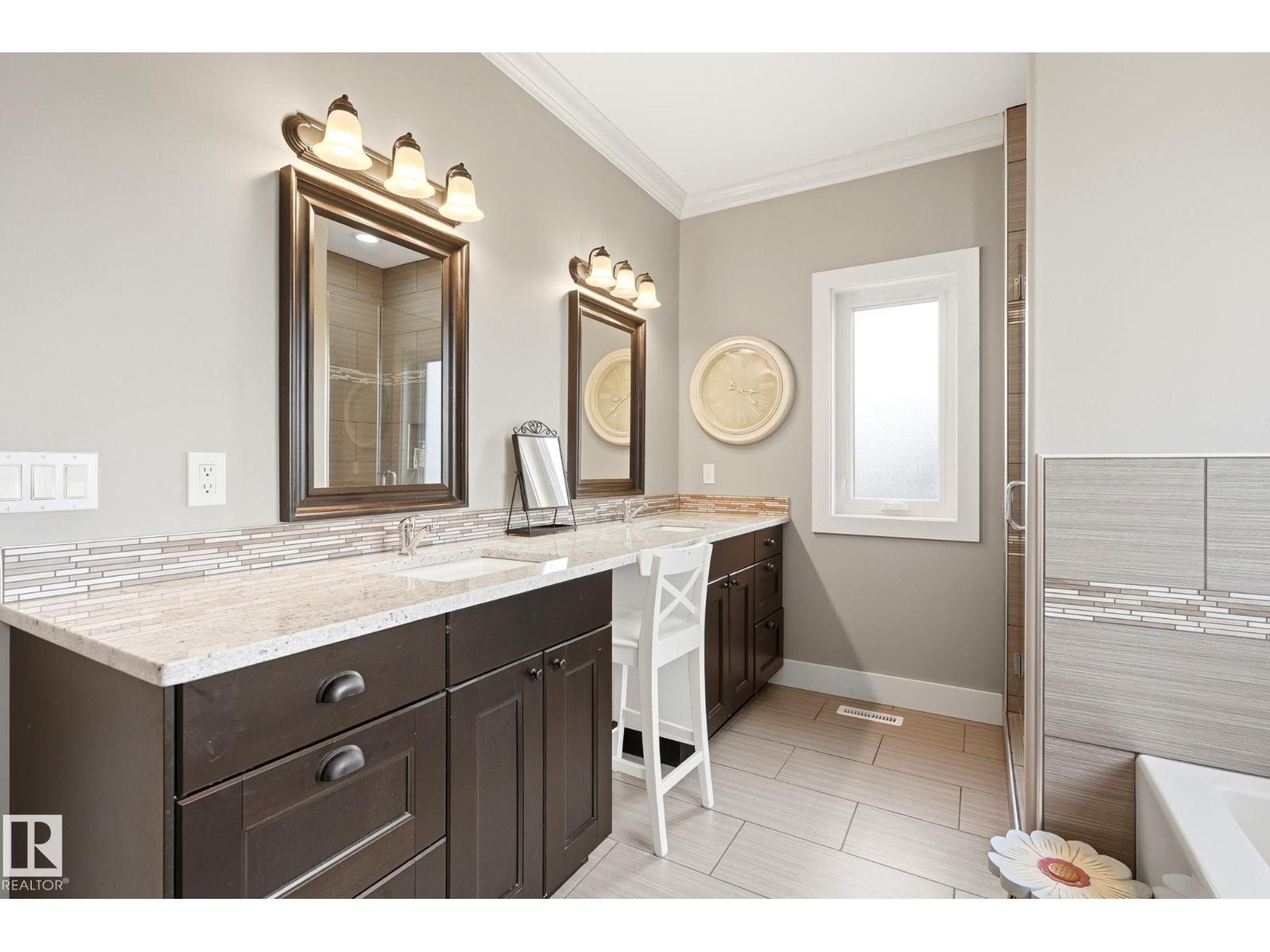 54517 RGE ROAD 242 - 18