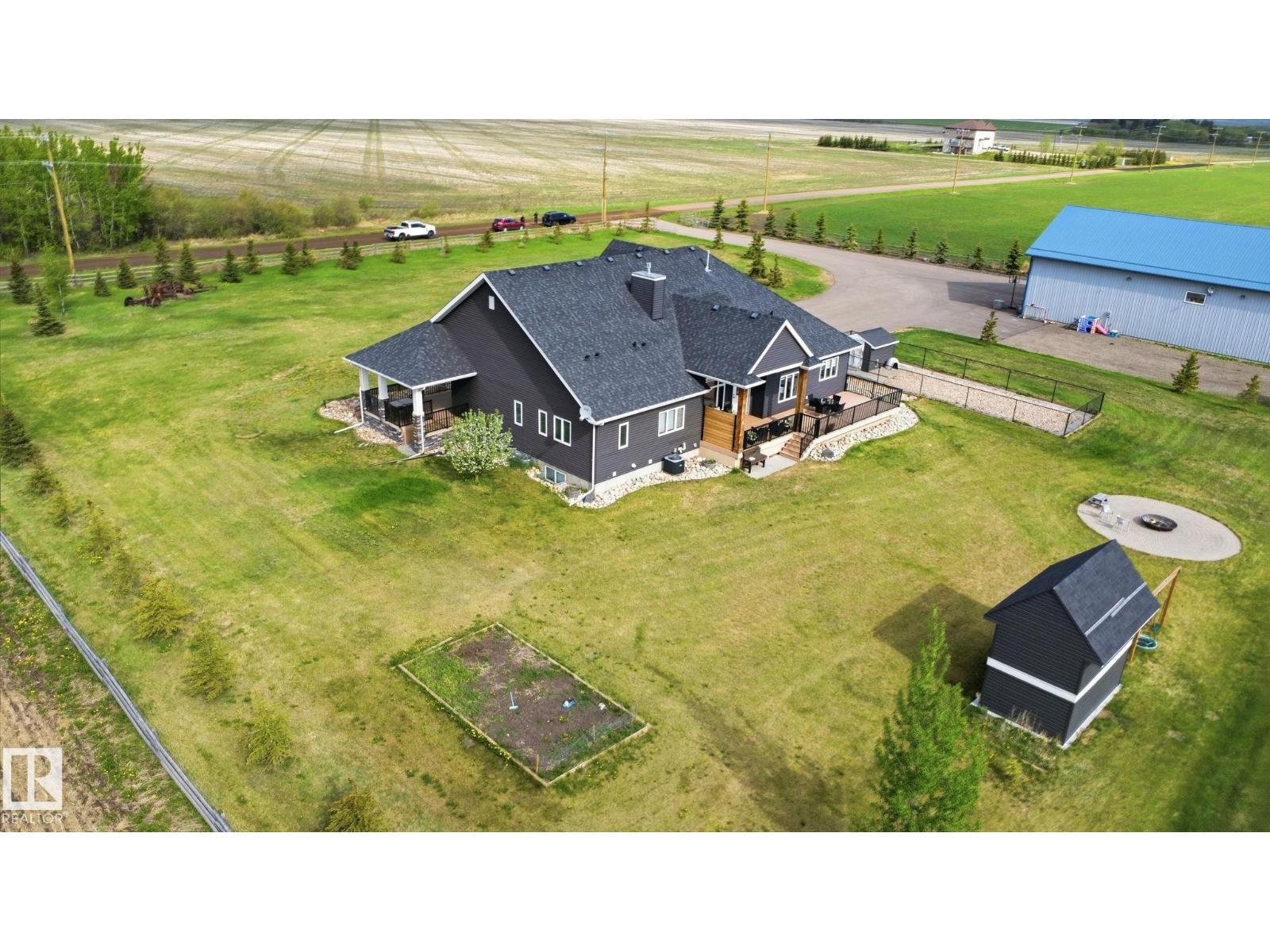54517 RGE ROAD 242 - 46