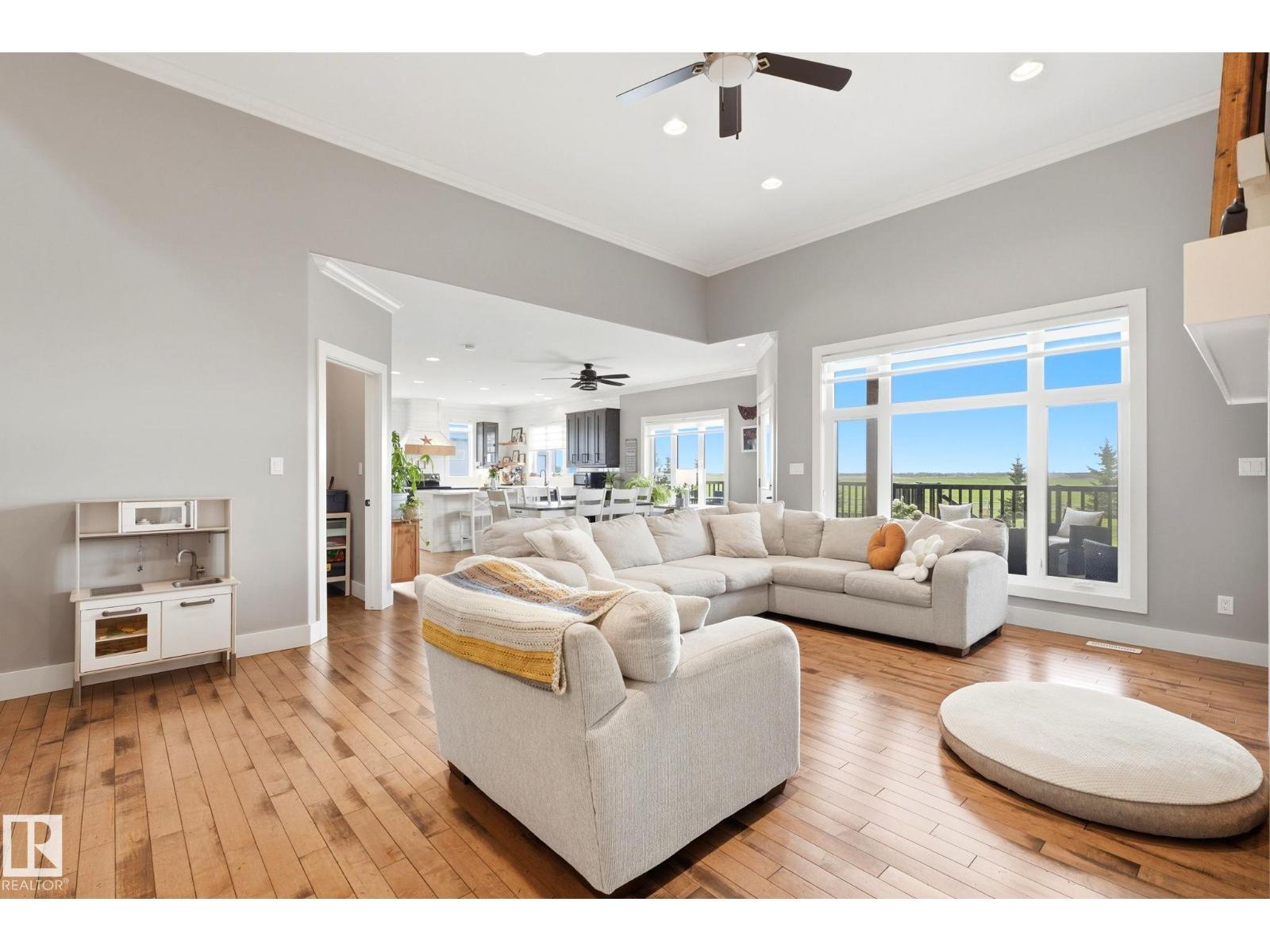 54517 RGE ROAD 242 - 5