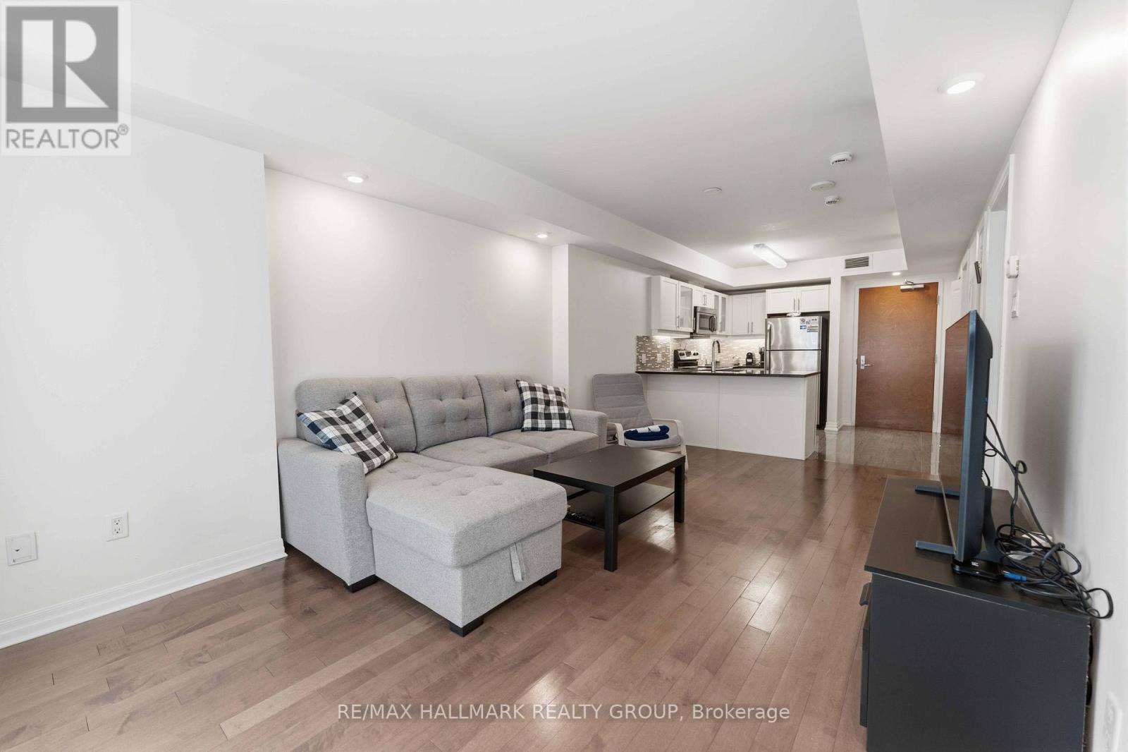 #305 195 BESSERER STREET - 12