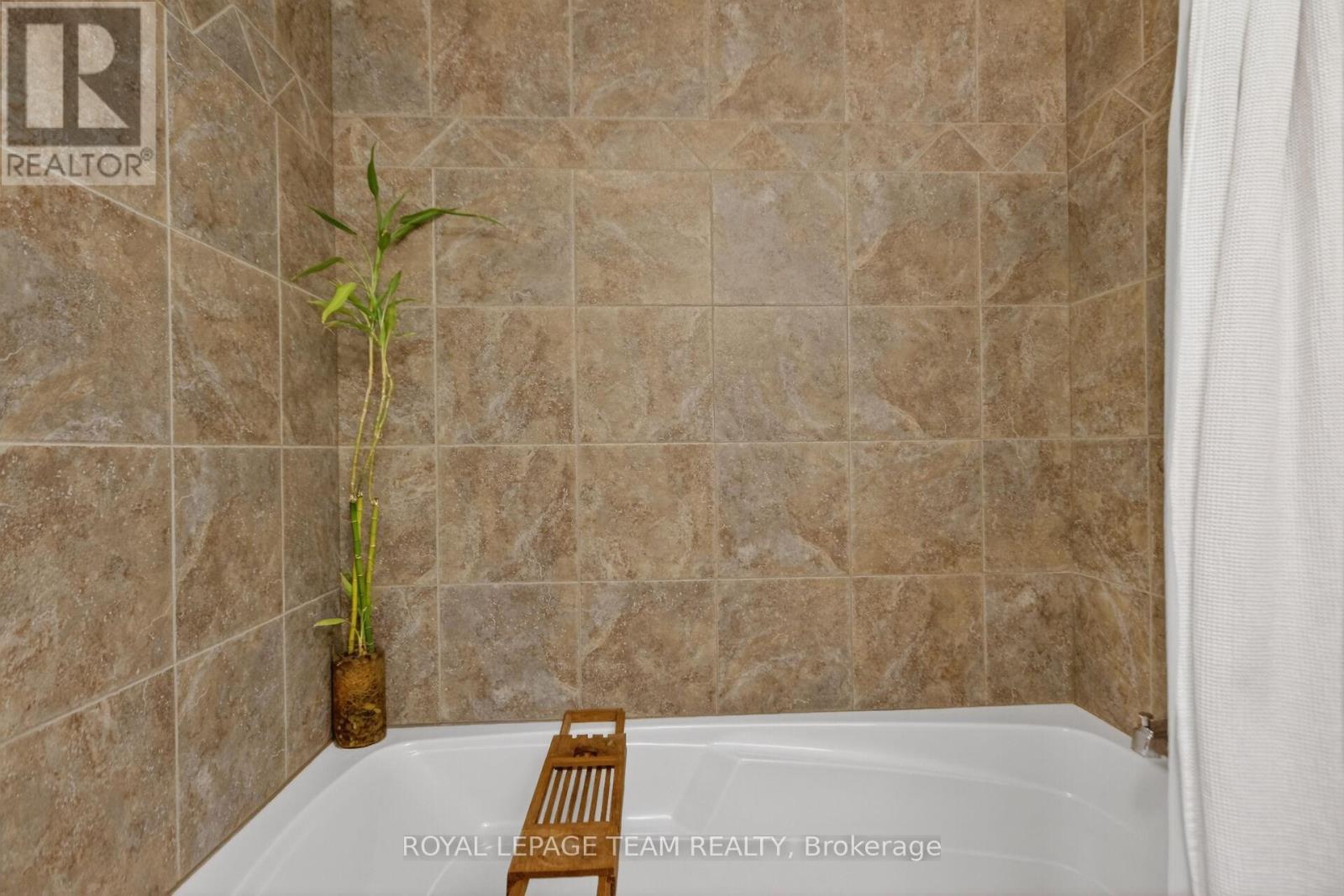 238 BELFORT STREET - 25