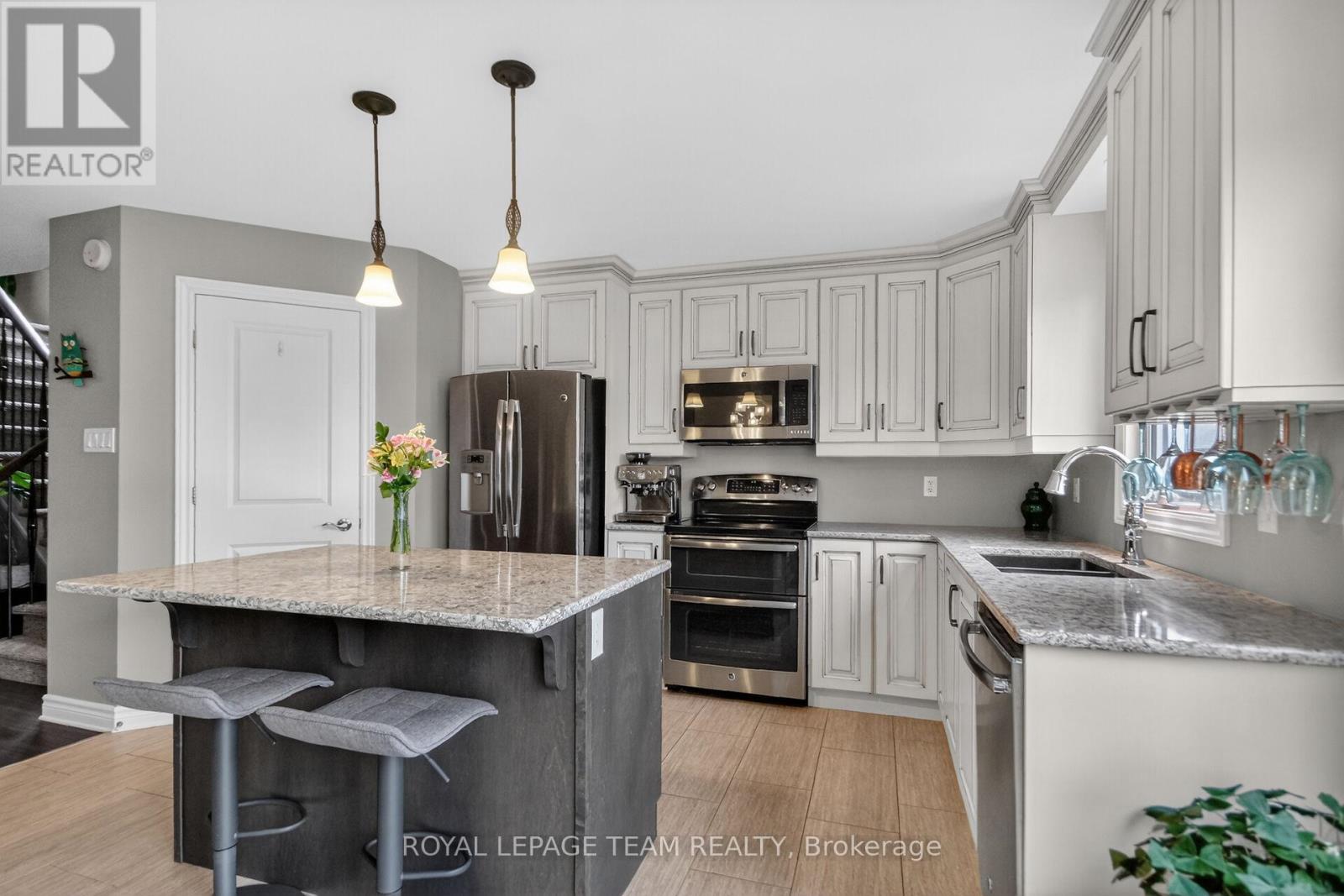 238 BELFORT STREET - 6