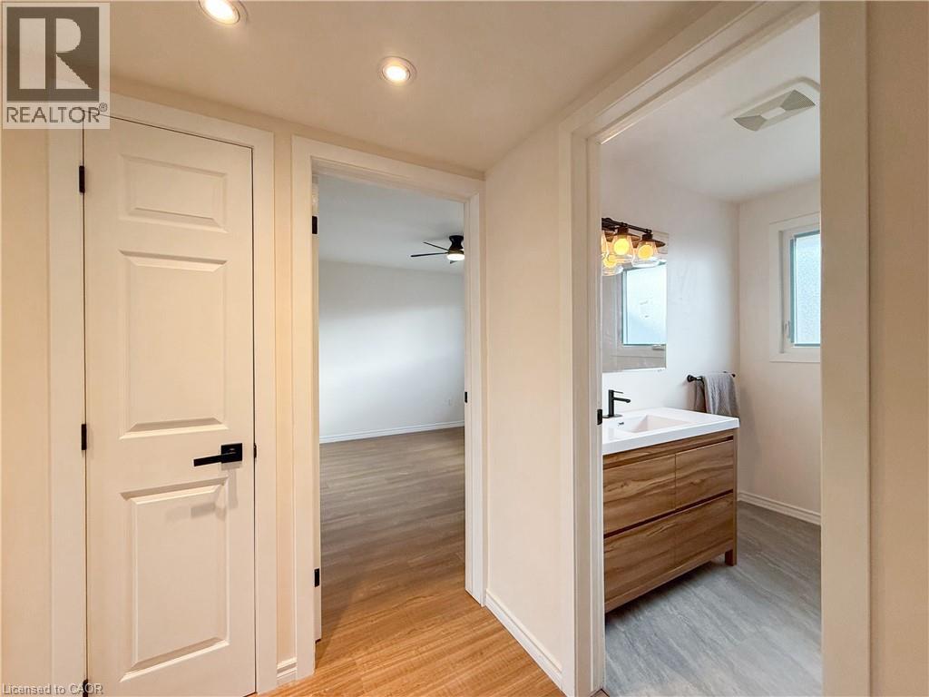 14 ORCHARD Crescent - 15