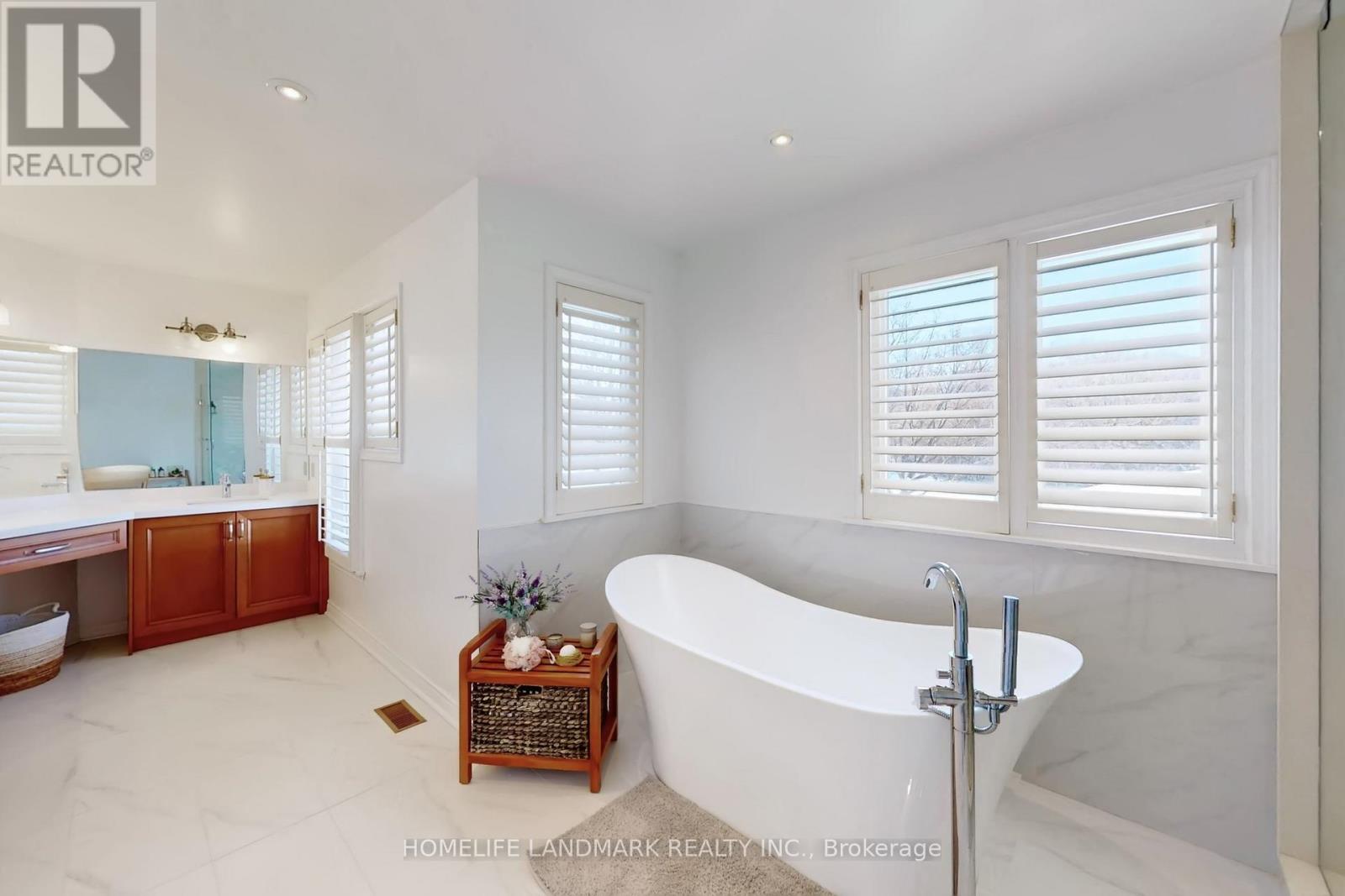 16 WILLIS DRIVE - 23