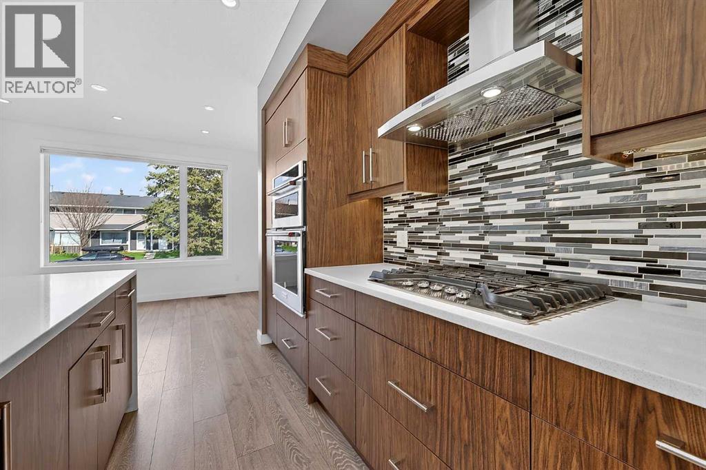 935 Regal Crescent NE - 11