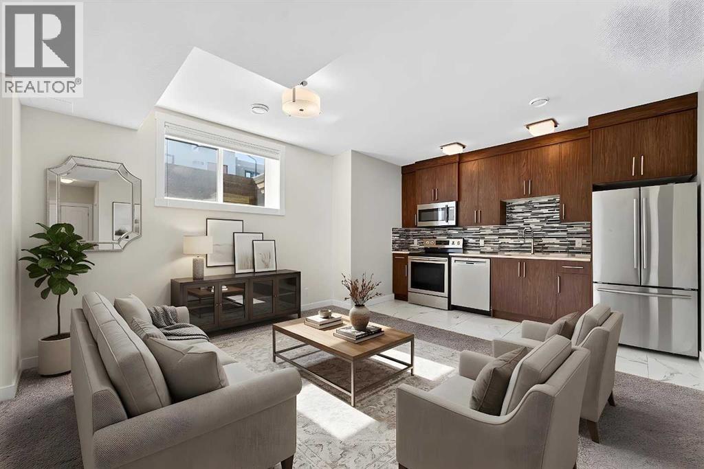 935 Regal Crescent NE - 35