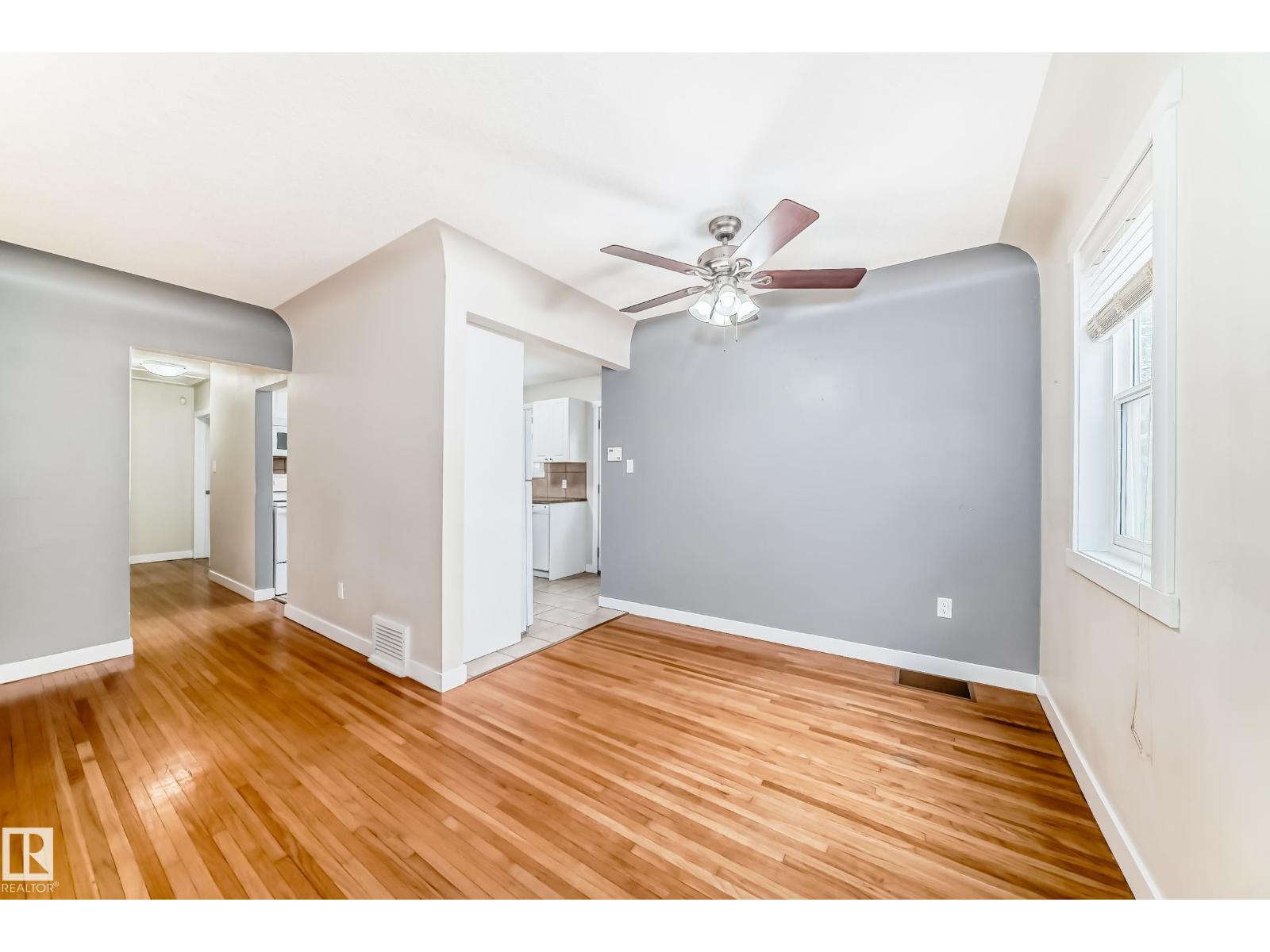 10714 135 ST NW - 12