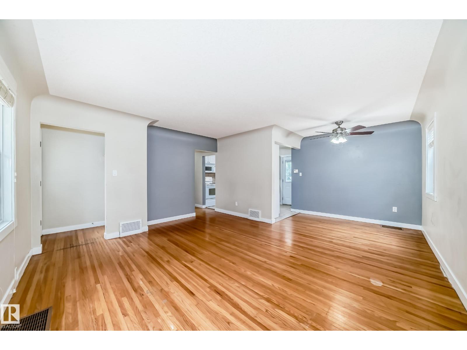 10714 135 ST NW - 14