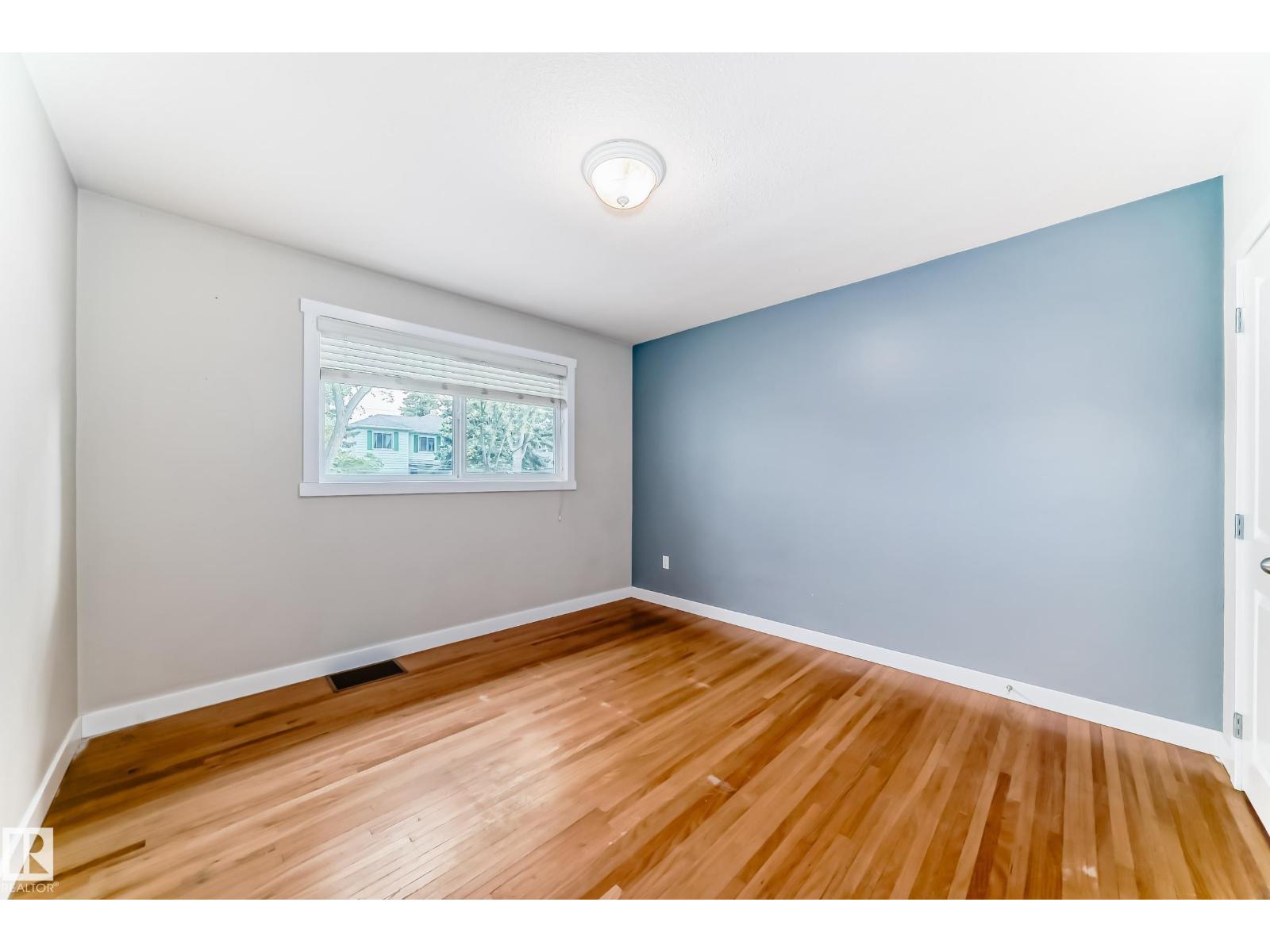 10714 135 ST NW - 17