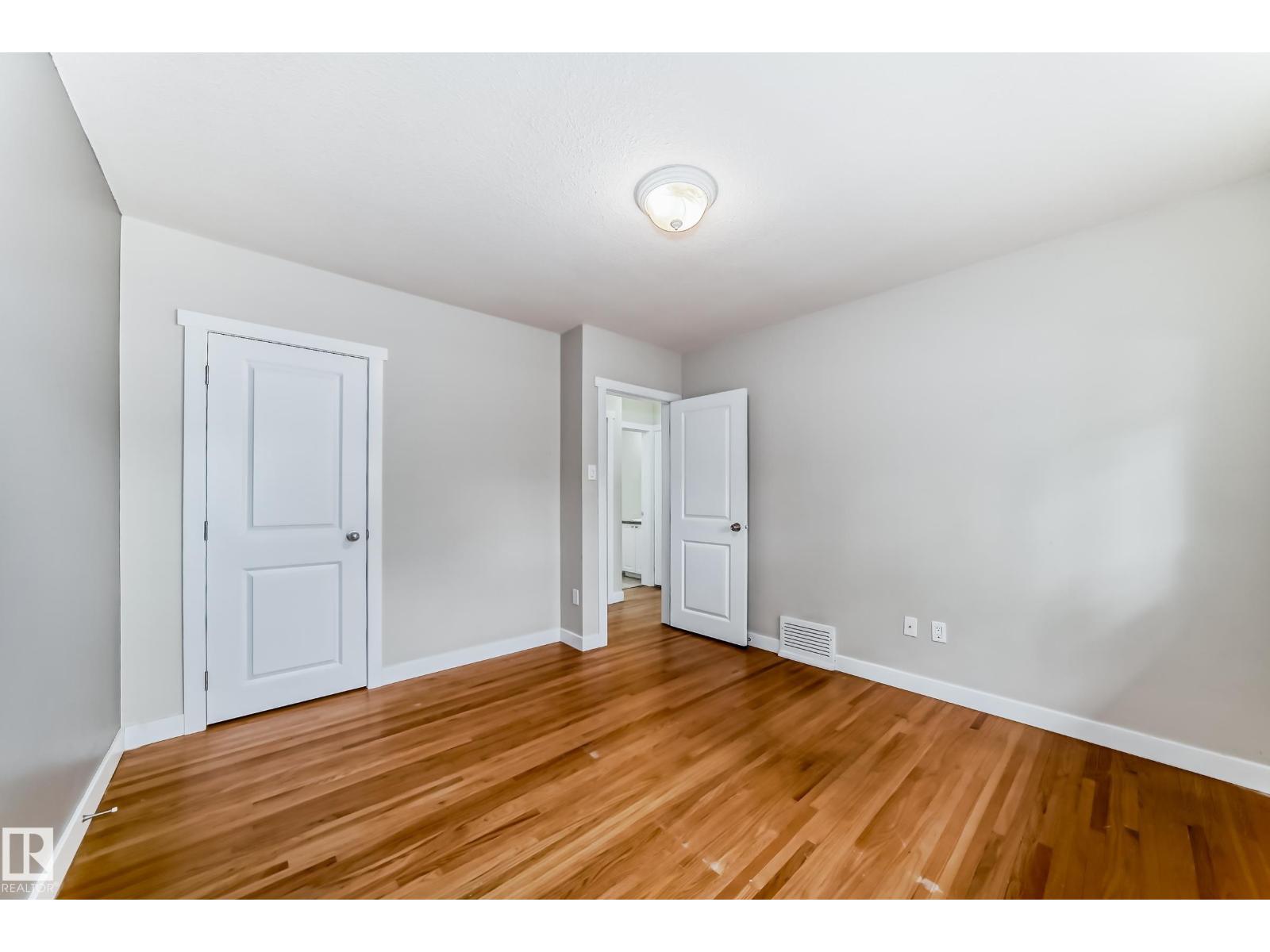 10714 135 ST NW - 19