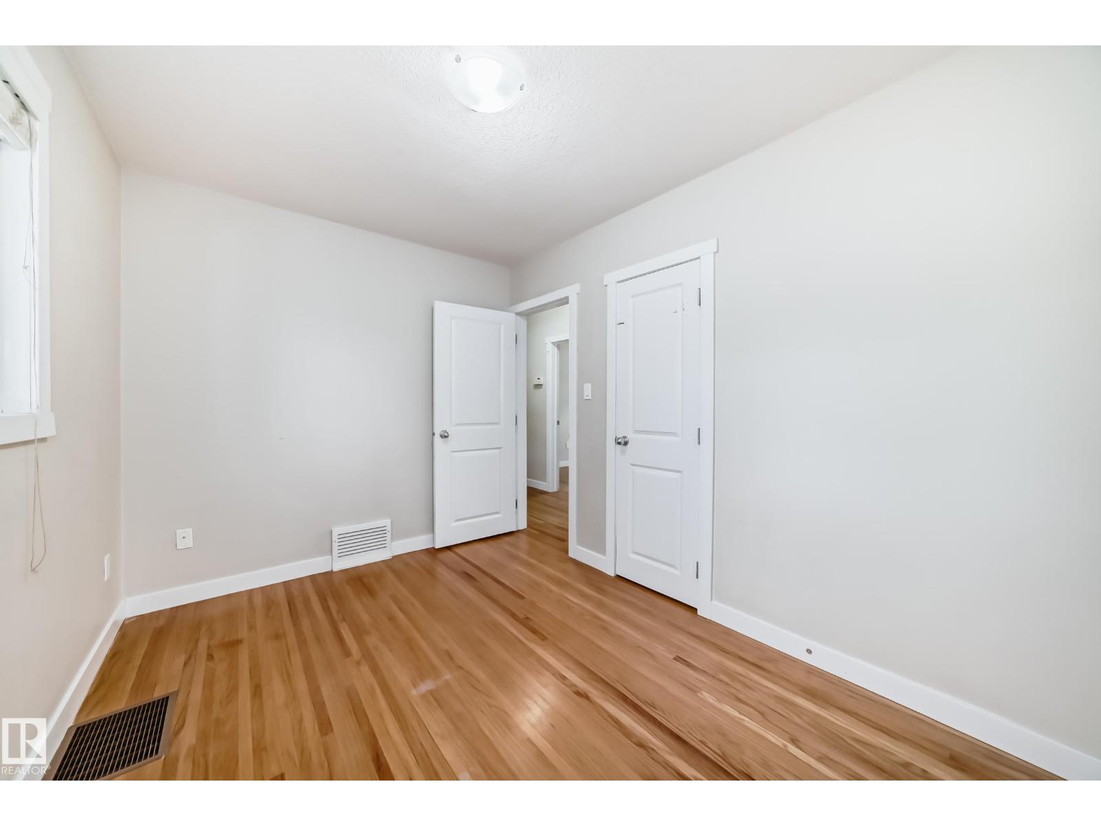 10714 135 ST NW - 22