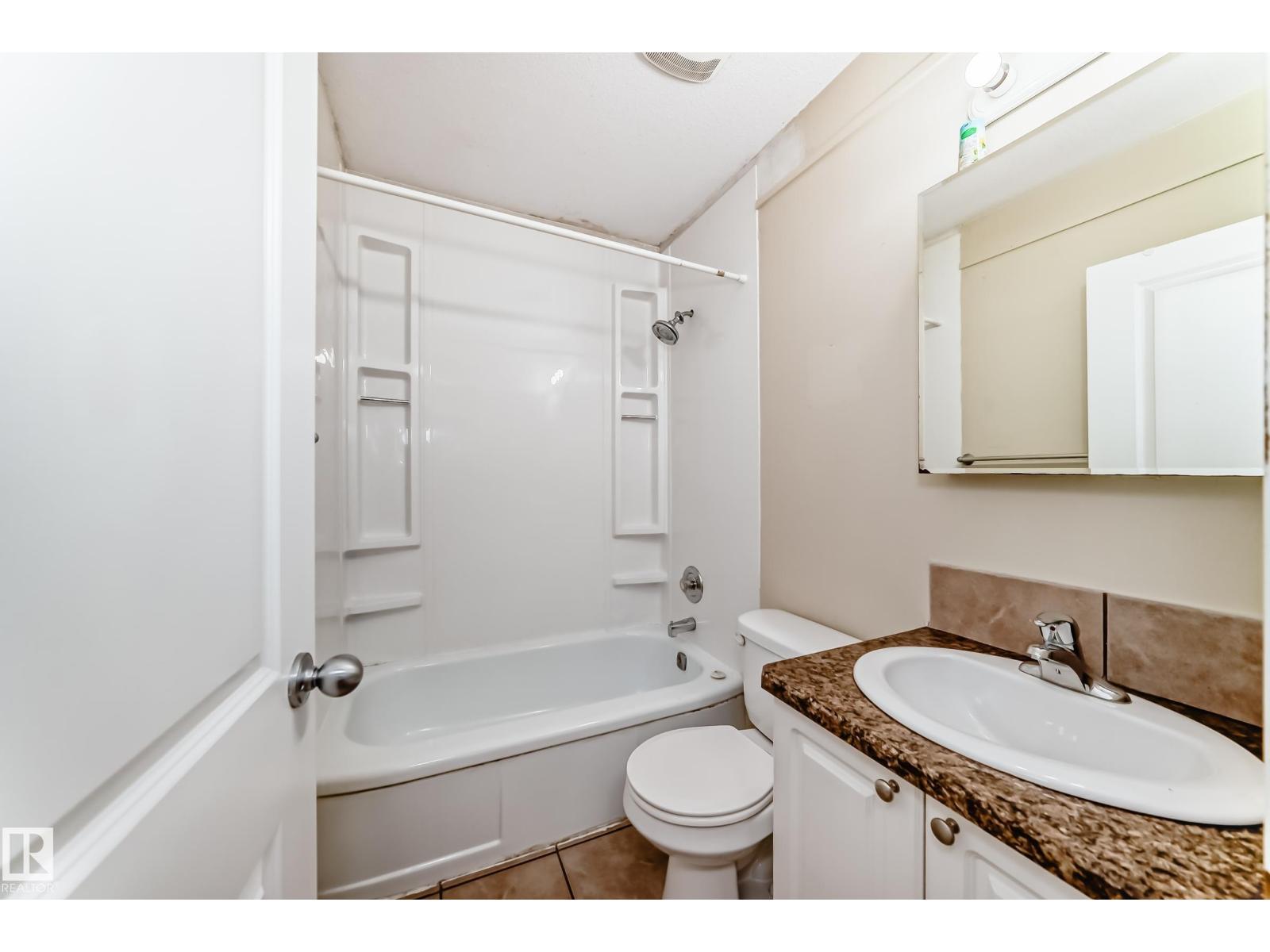 10714 135 ST NW - 25