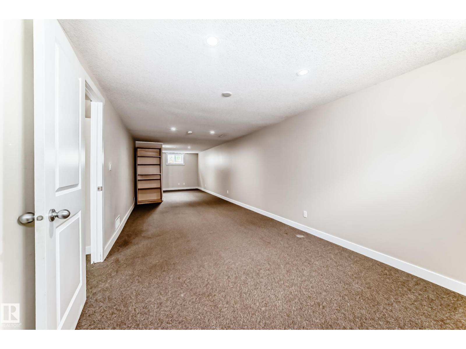 10714 135 ST NW - 32