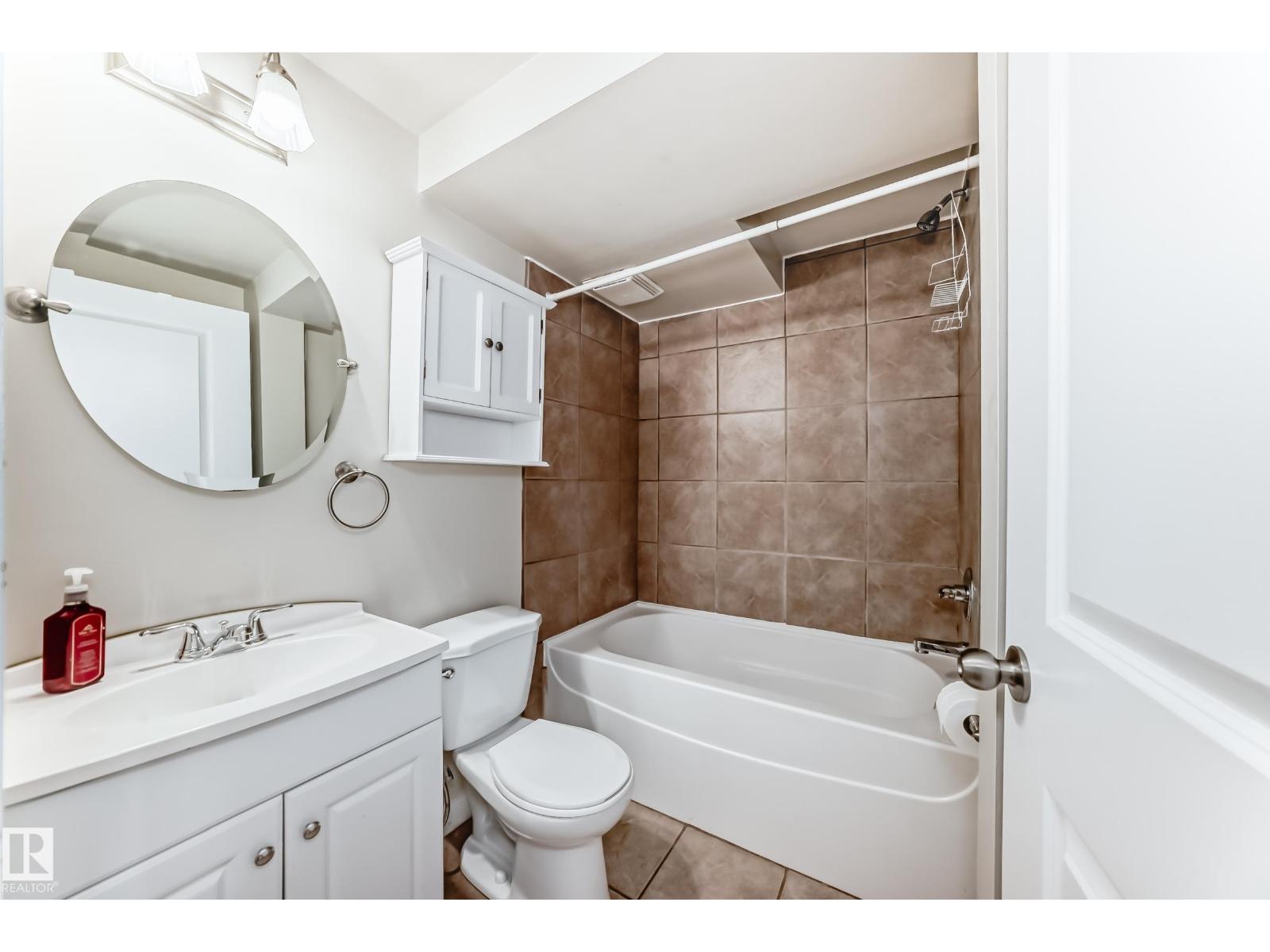 10714 135 ST NW - 35