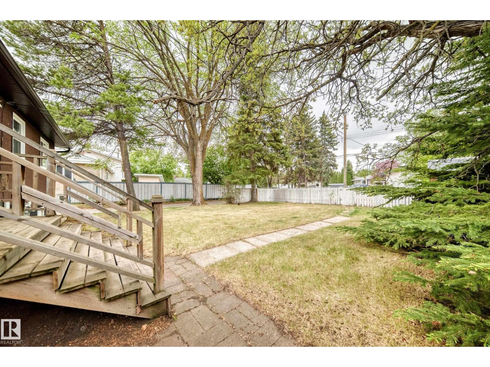 10714 135 ST NW - 38