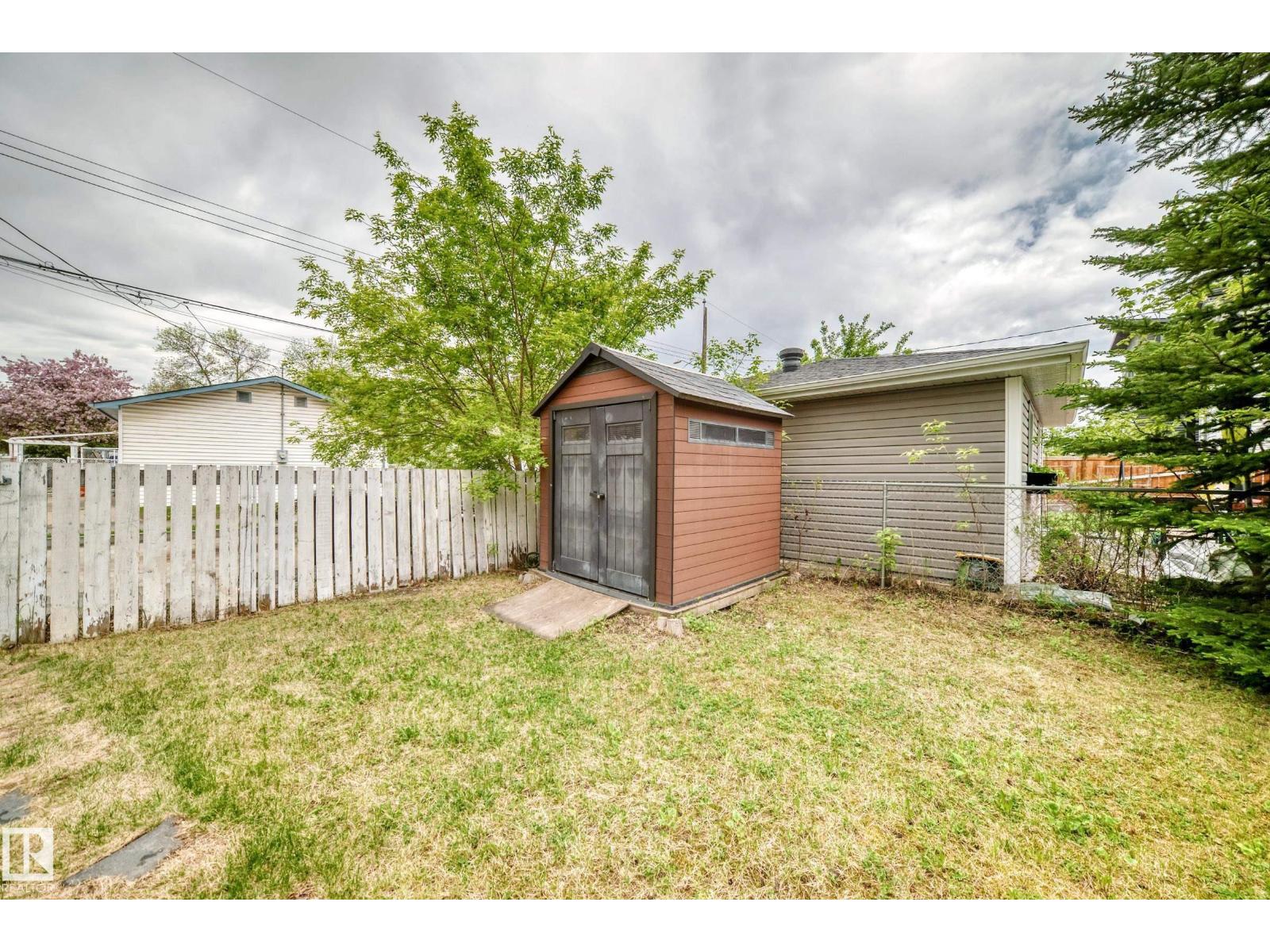 10714 135 ST NW - 39