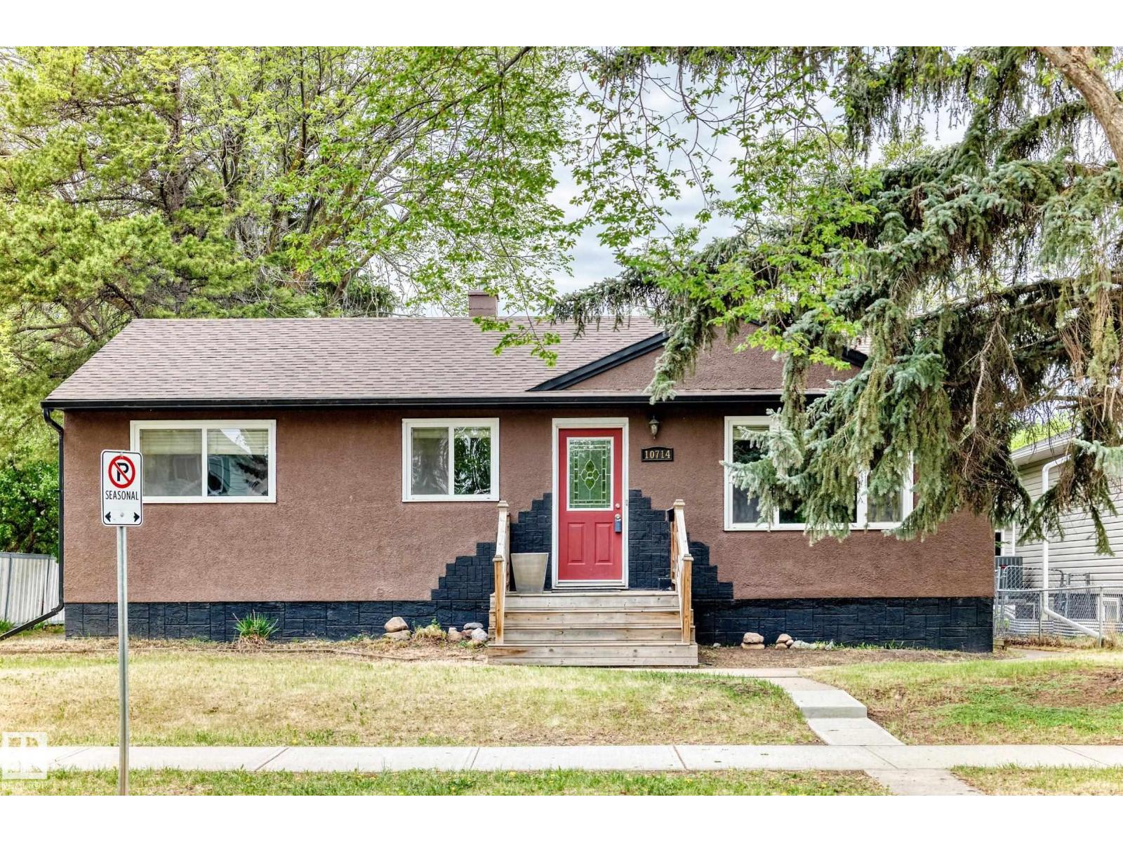 10714 135 ST NW - 42