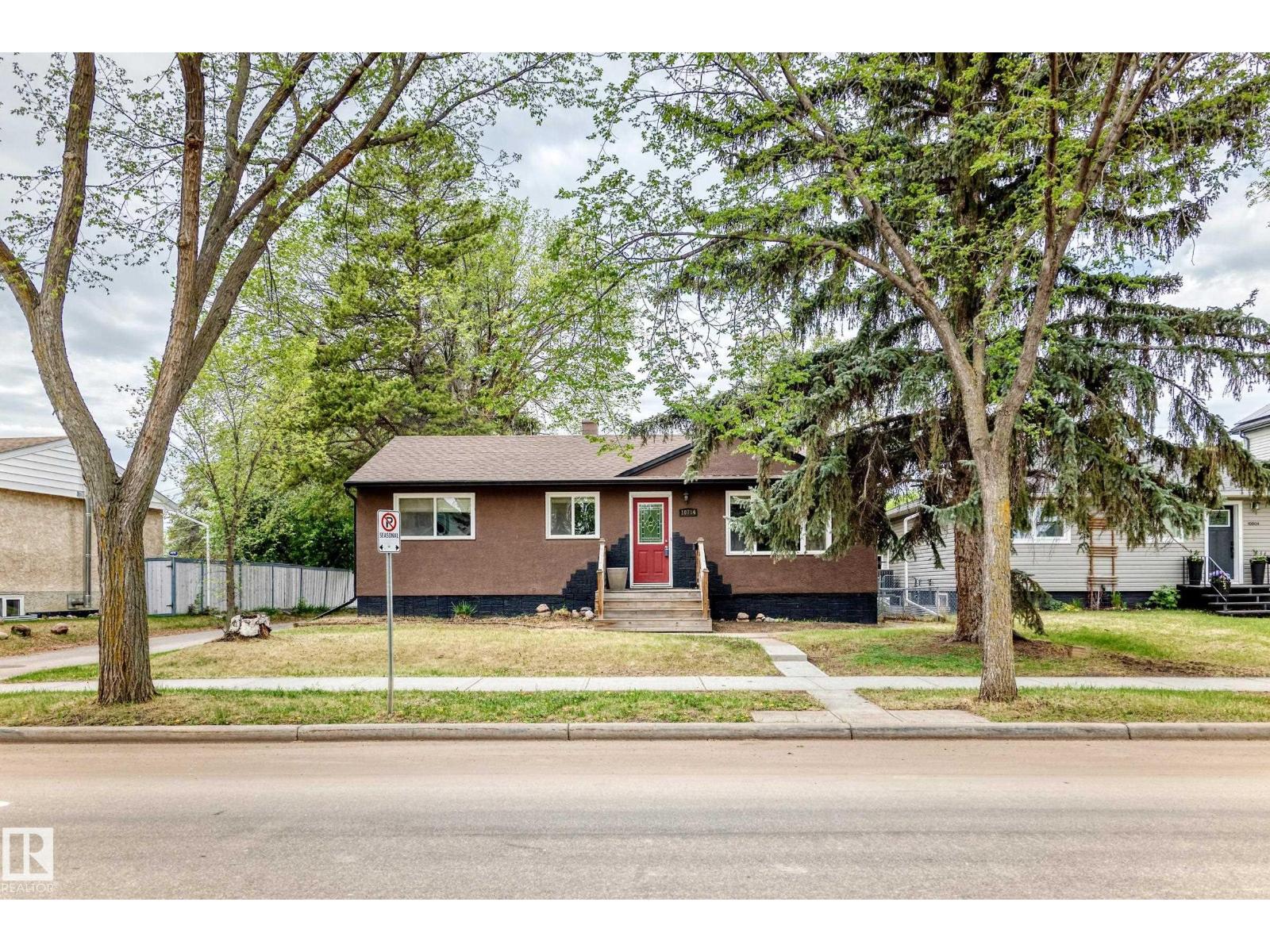 10714 135 ST NW - 43