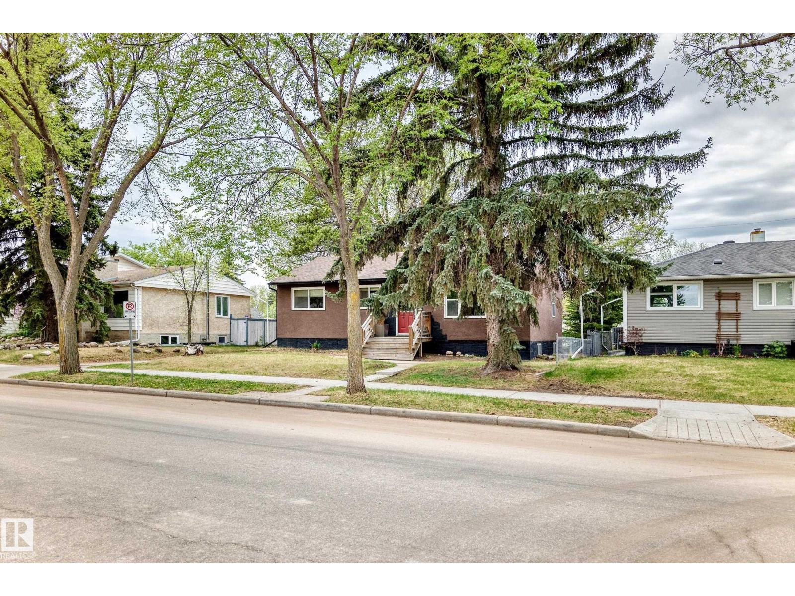 10714 135 ST NW - 45
