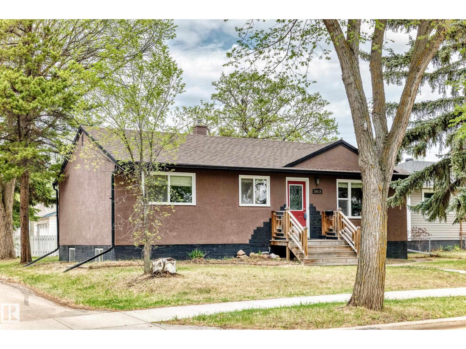 10714 135 ST NW - 47