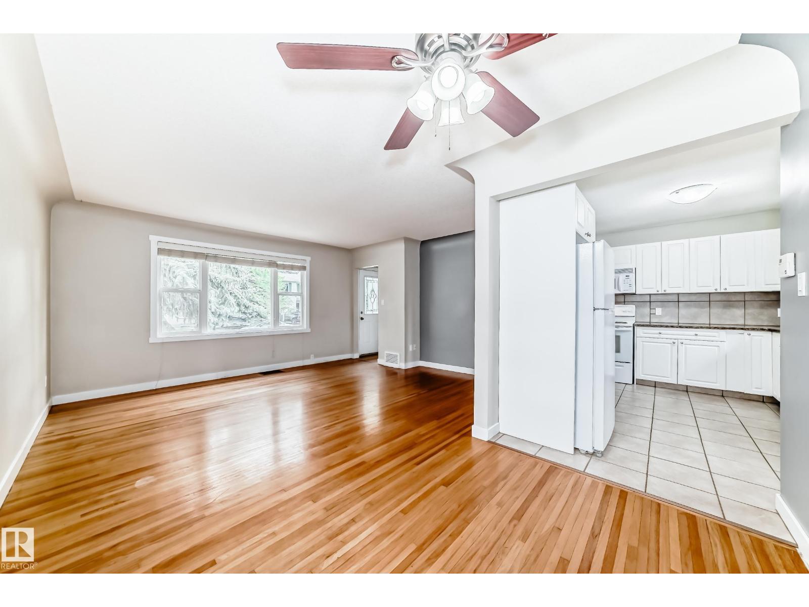 10714 135 ST NW - 5