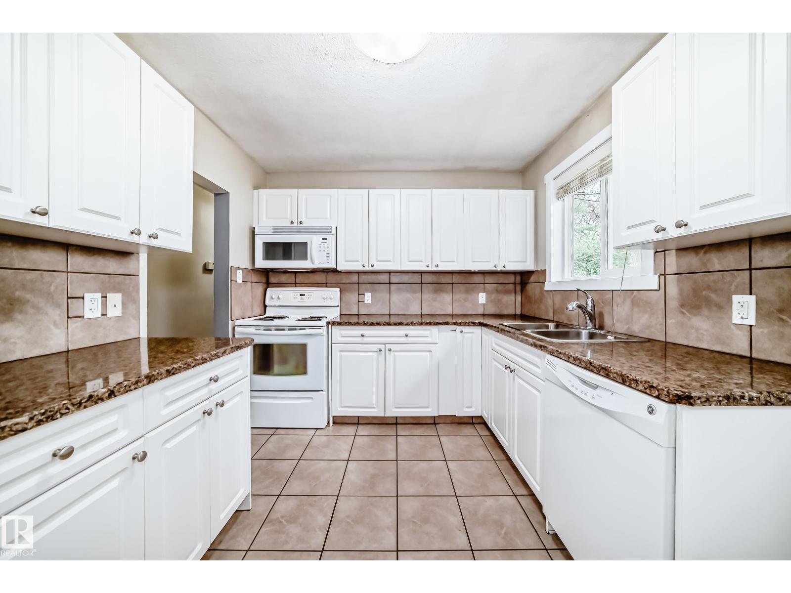 10714 135 ST NW - 8