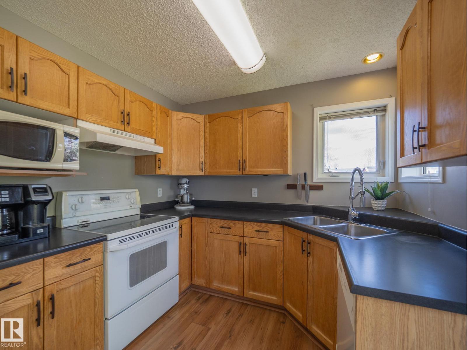 129 REGENCY DR - 11