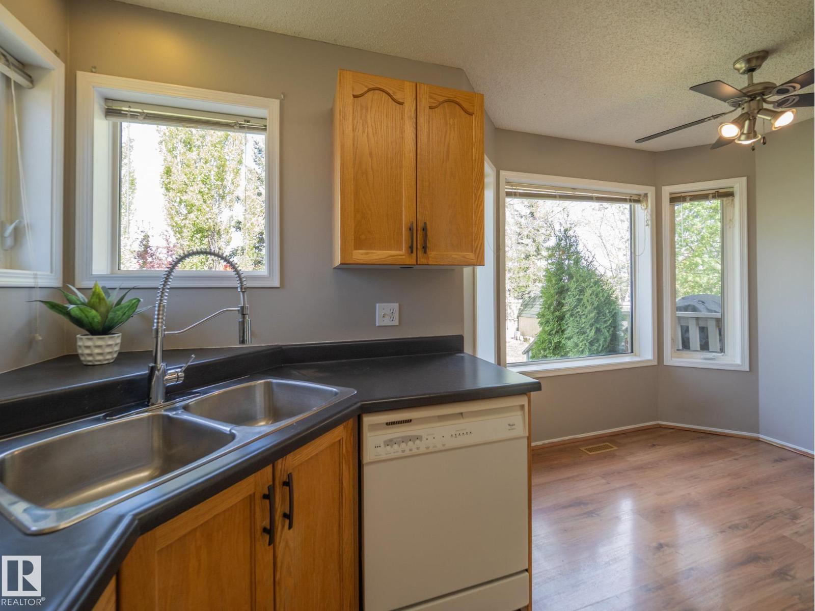 129 REGENCY DR - 12