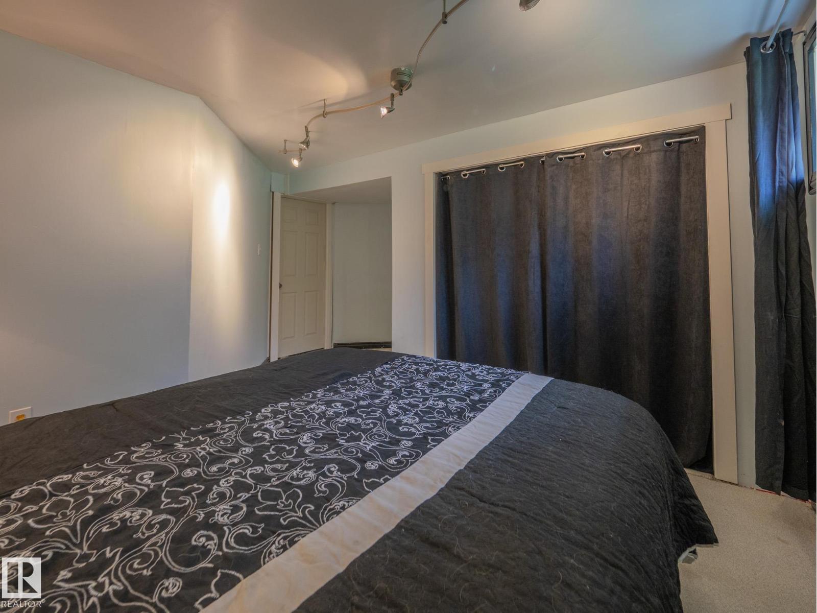 129 REGENCY DR - 27