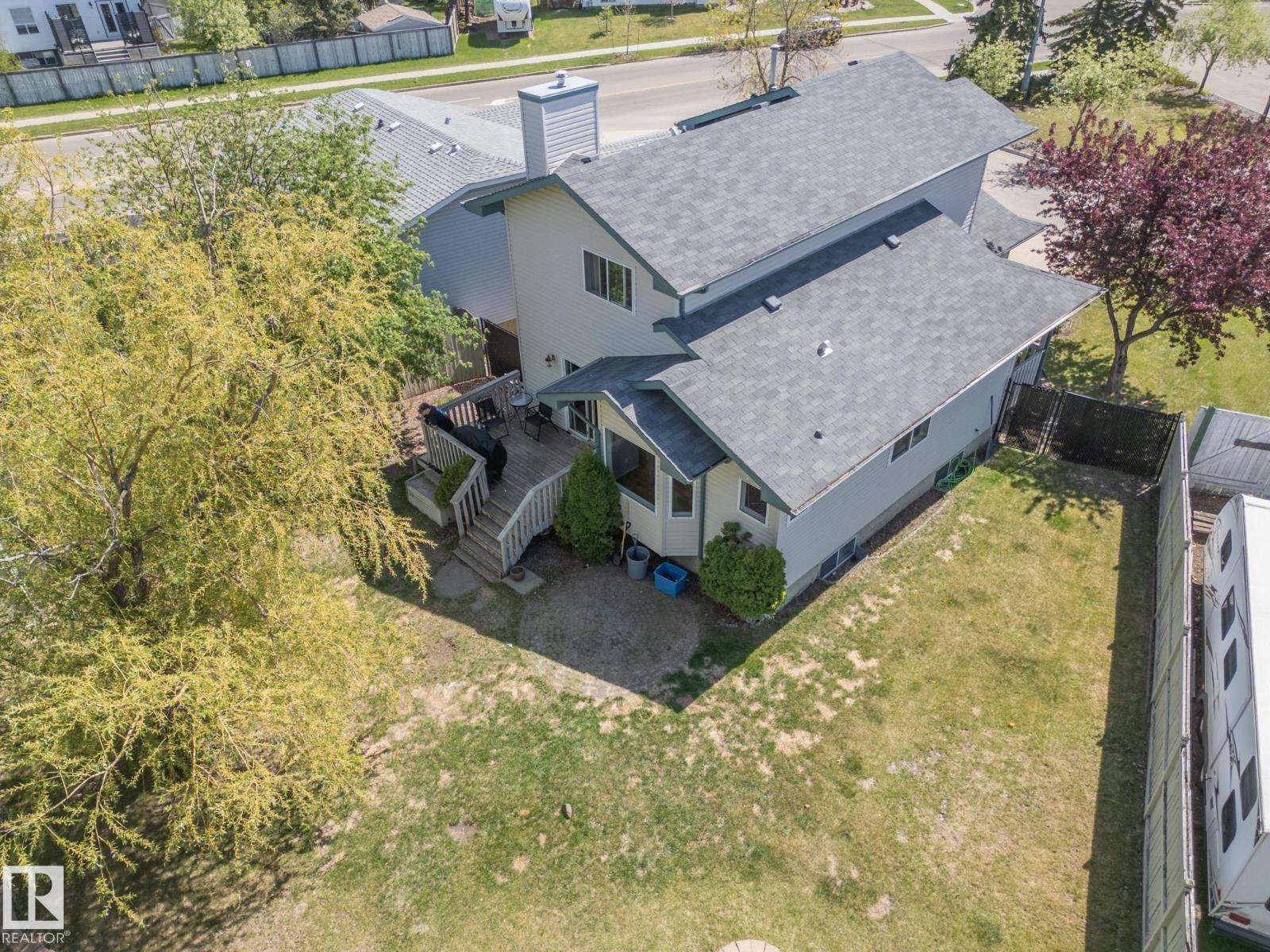 129 REGENCY DR - 32