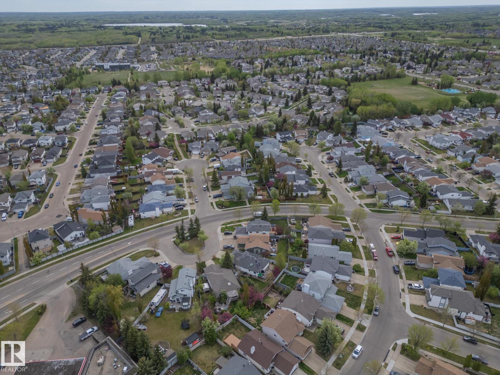 129 REGENCY DR - 35
