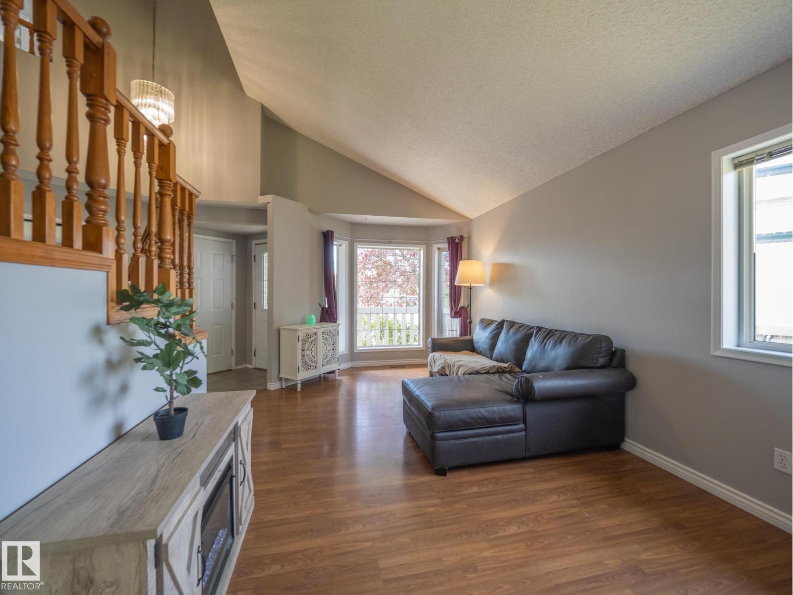 129 REGENCY DR - 4