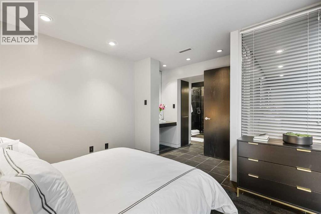 2115 29 Avenue SW - 7