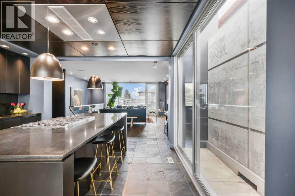 2115 29 Avenue SW - 21
