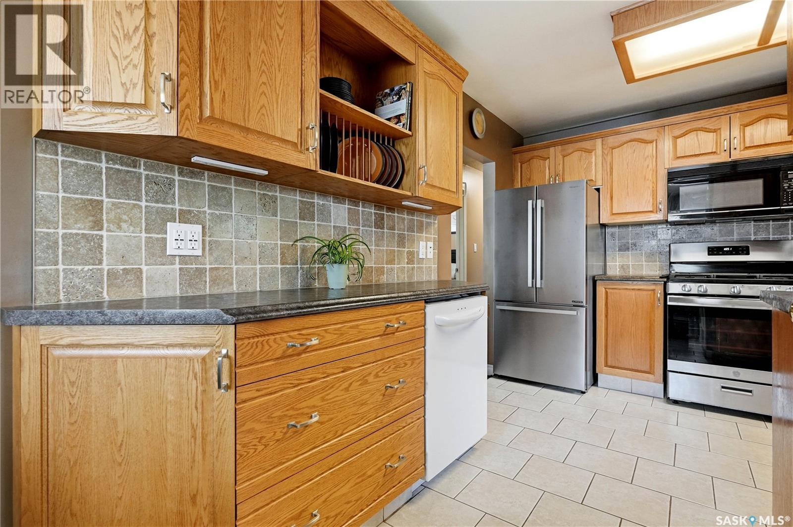 1120 Broadway AVENUE E - 10