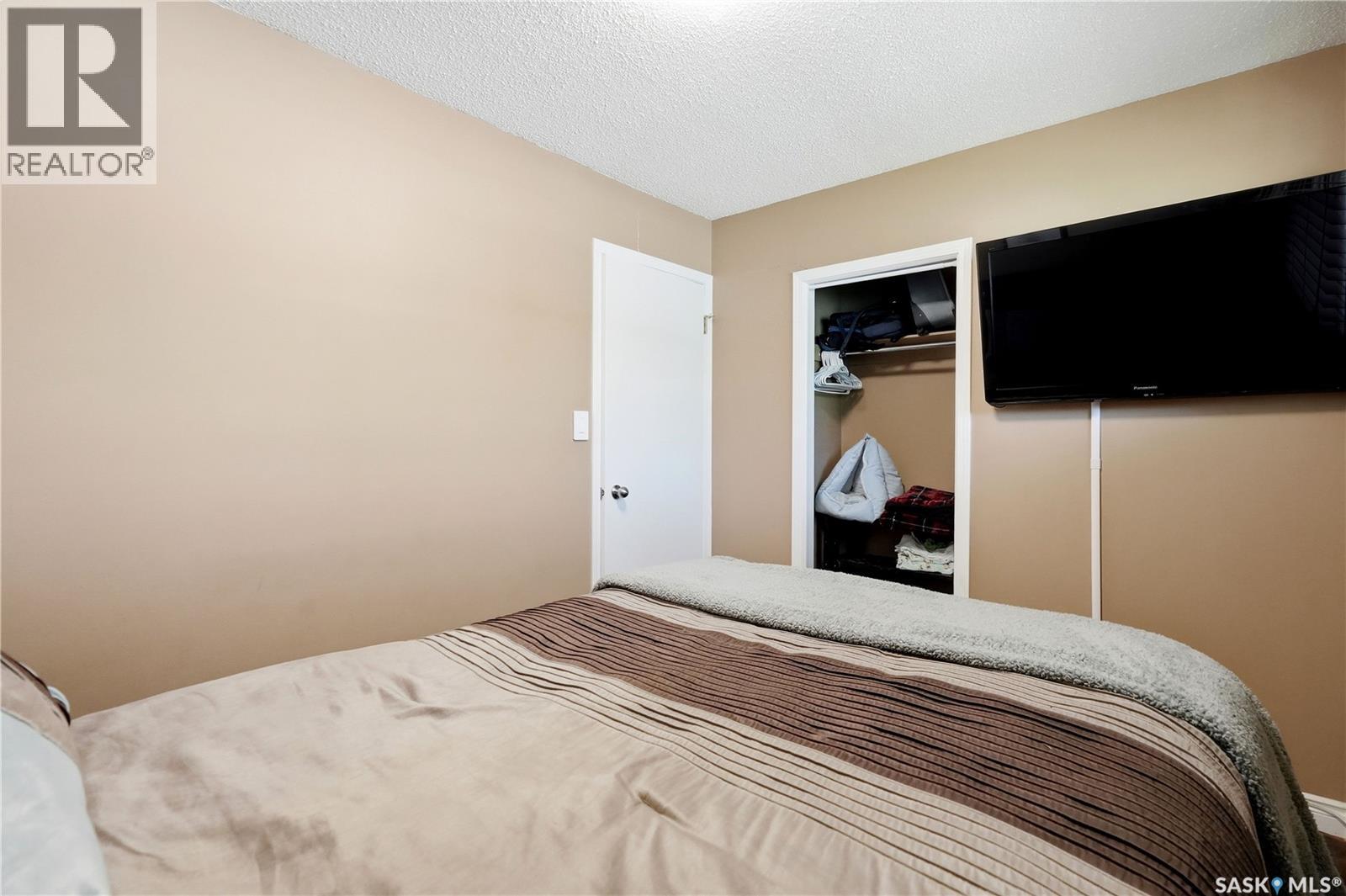 1120 Broadway AVENUE E - 16