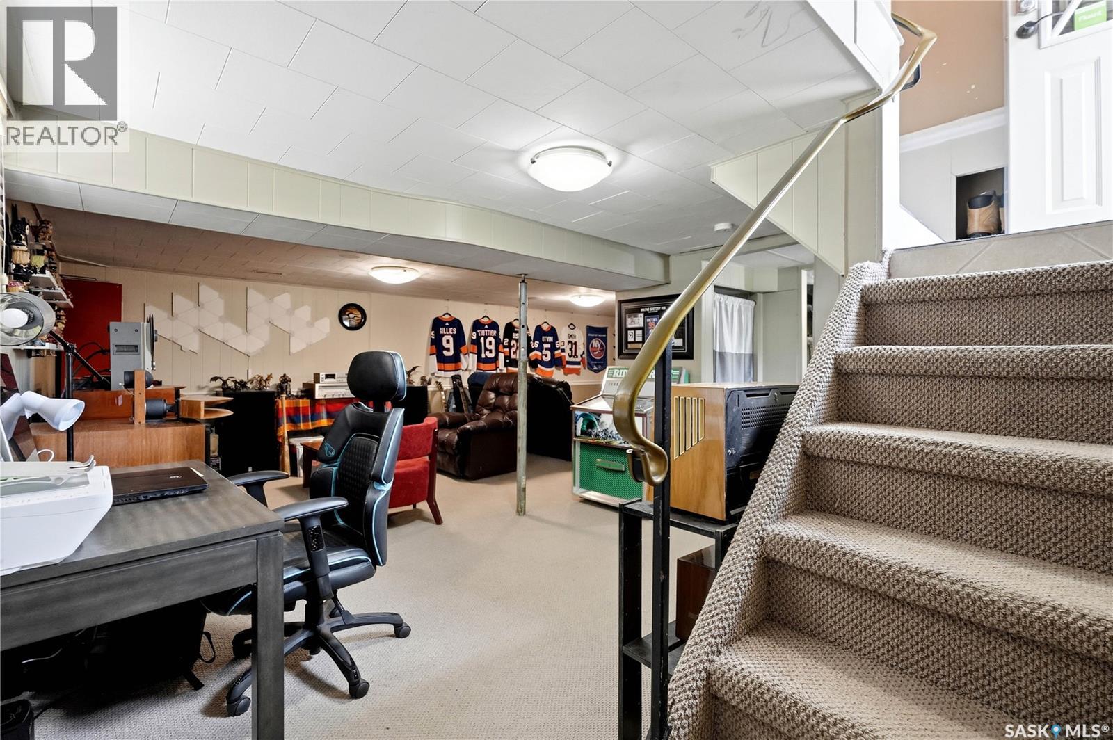 1120 Broadway AVENUE E - 23