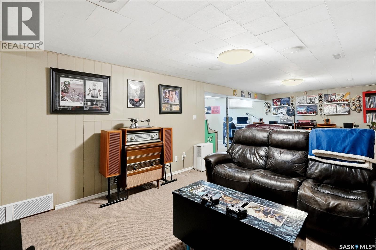 1120 Broadway AVENUE E - 29