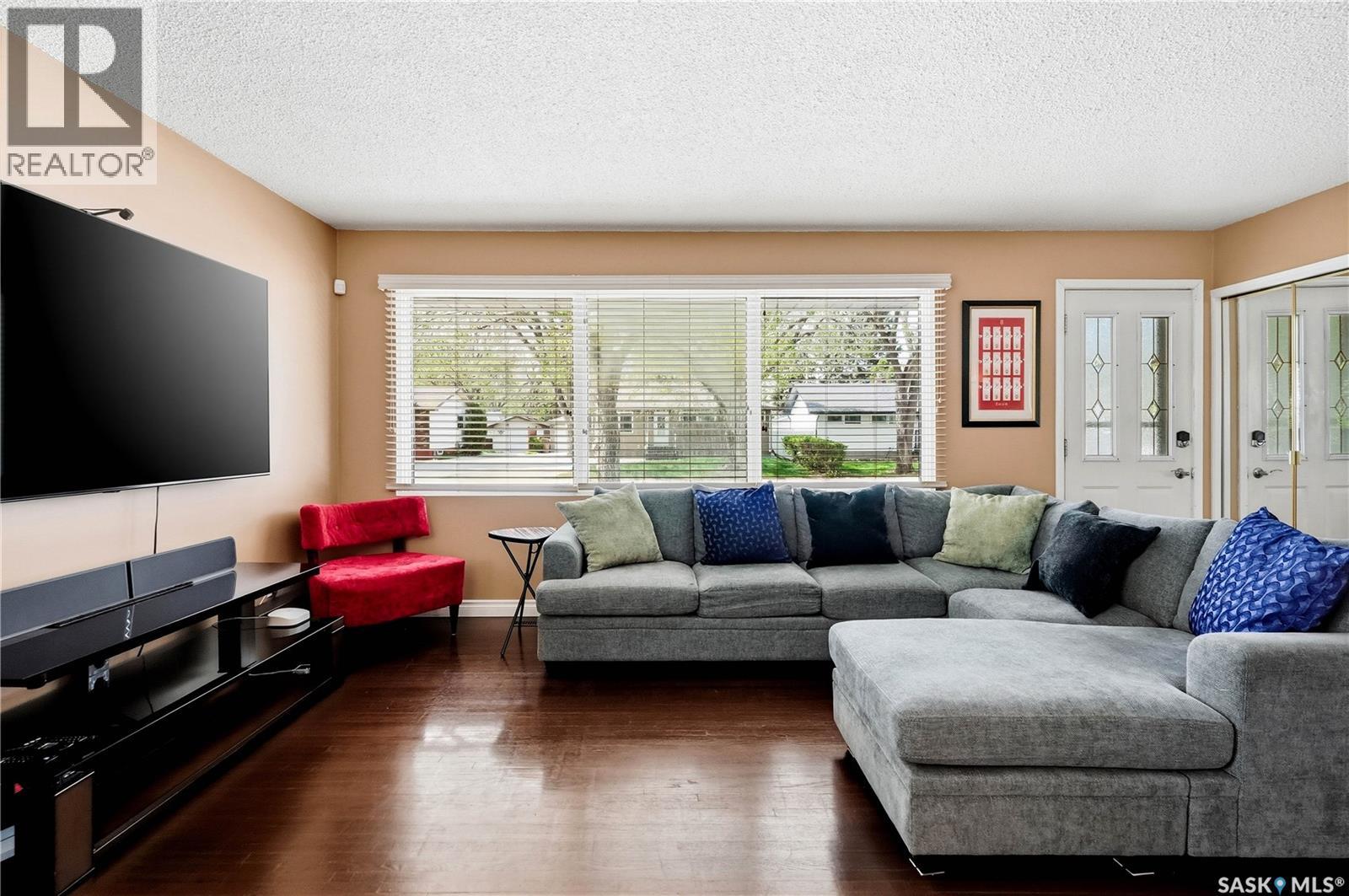 1120 Broadway AVENUE E - 5