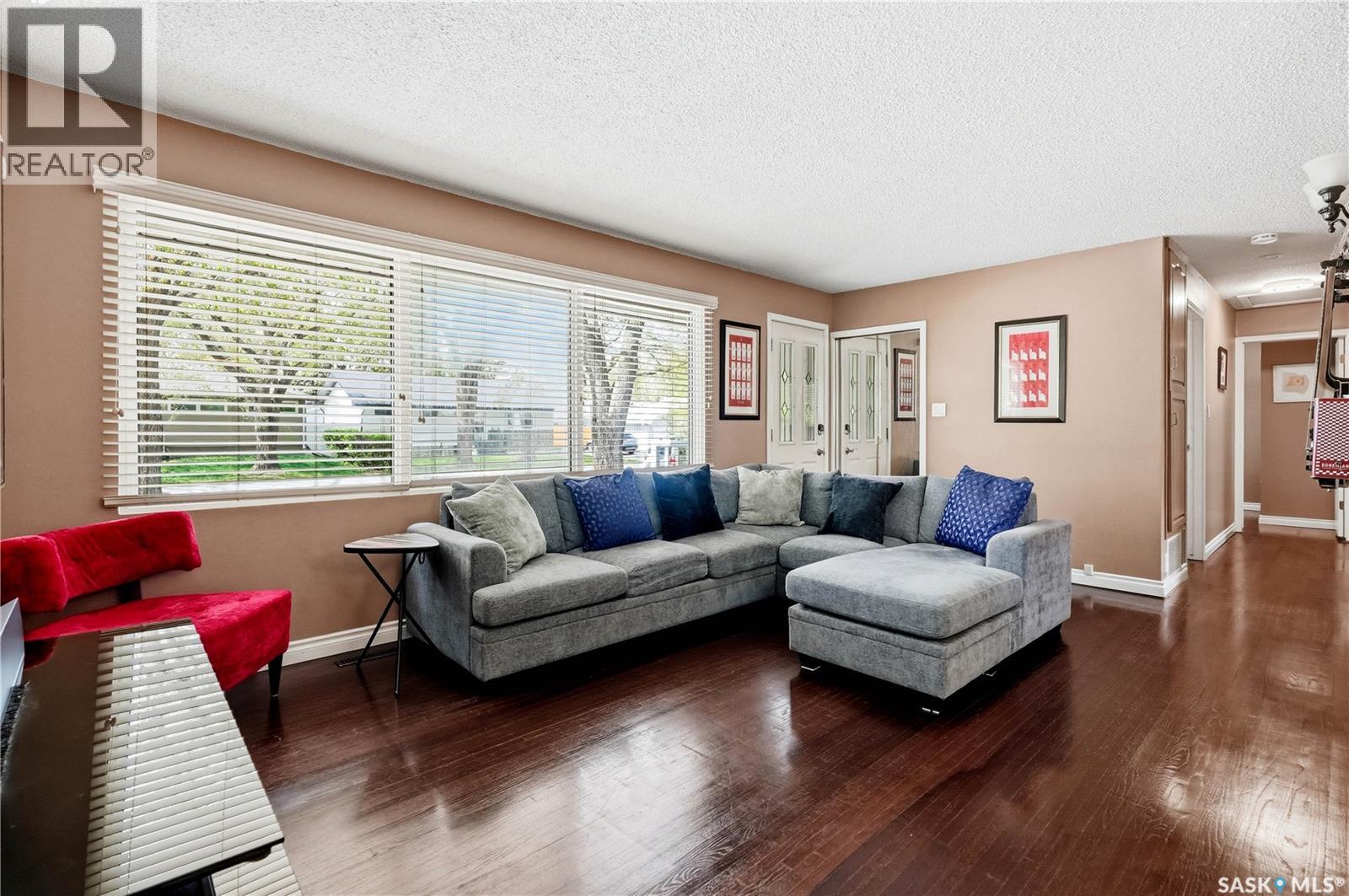 1120 Broadway AVENUE E - 6