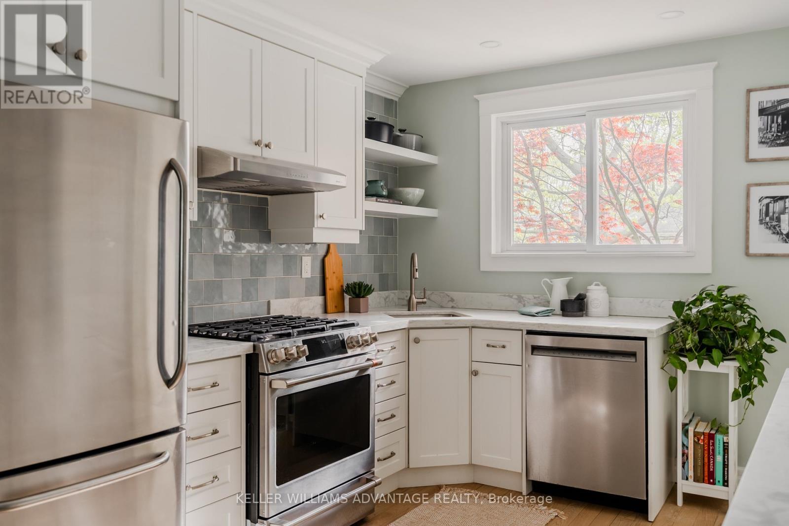 148 WARDEN AVENUE - 10