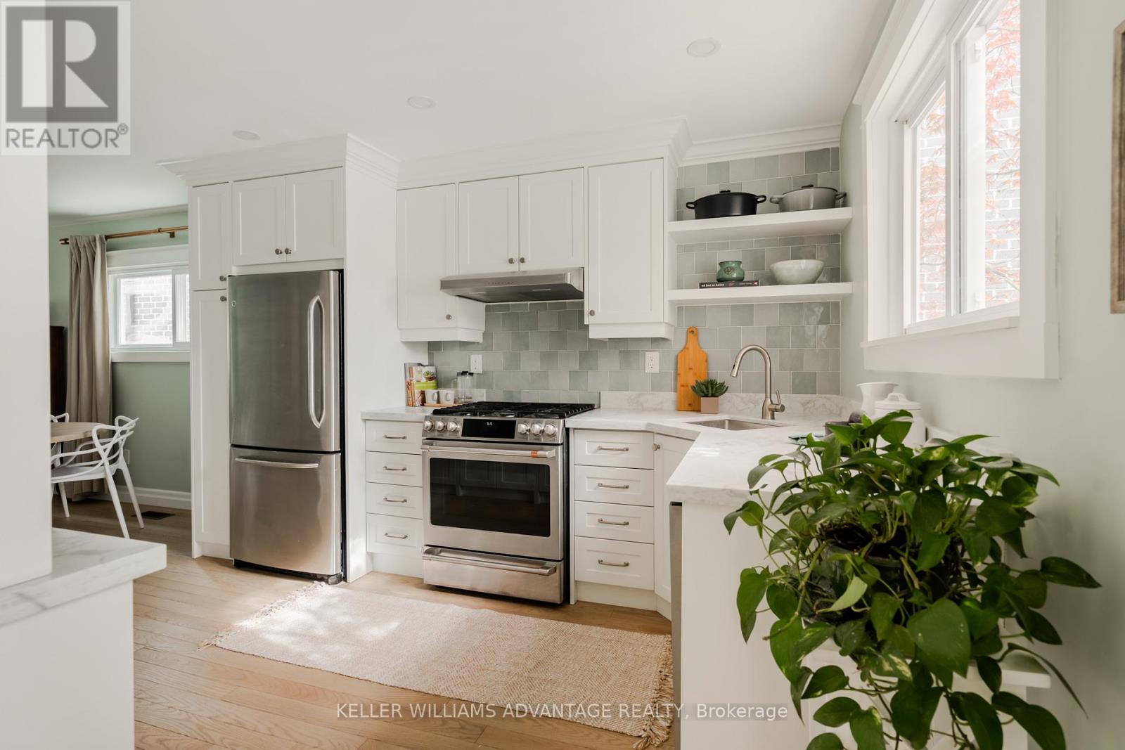 148 WARDEN AVENUE - 11