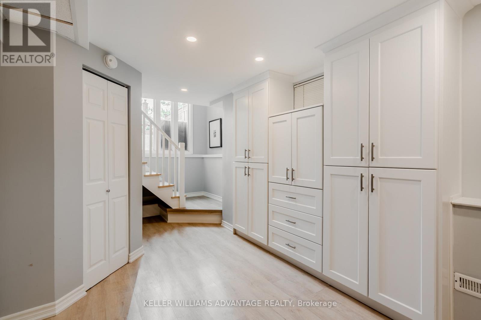 148 WARDEN AVENUE - 18