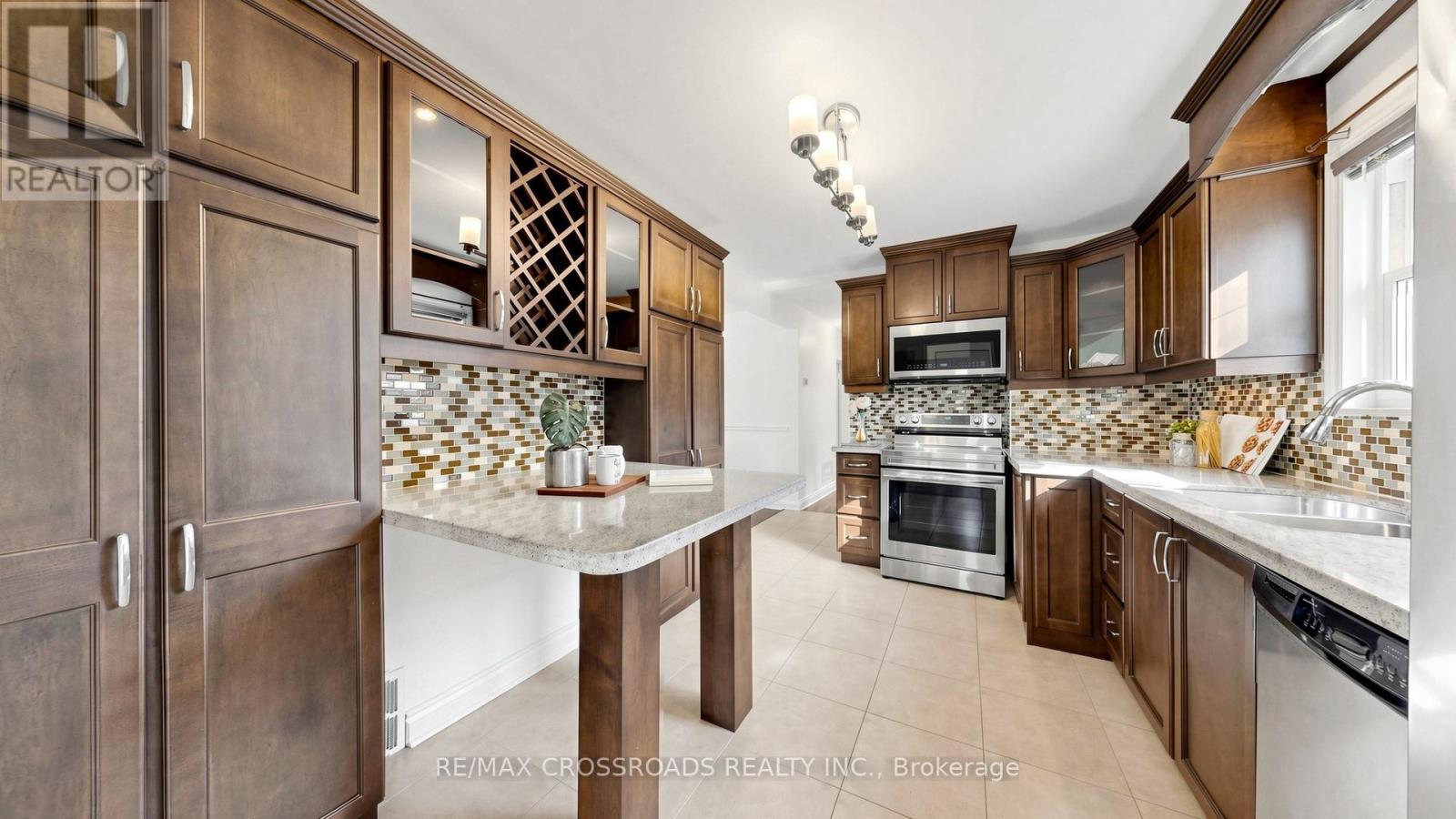 63 FLORA DRIVE - 17