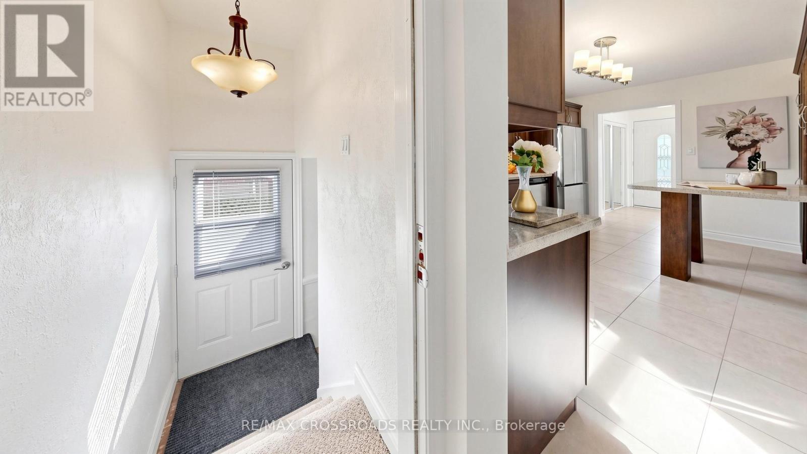 63 FLORA DRIVE - 30