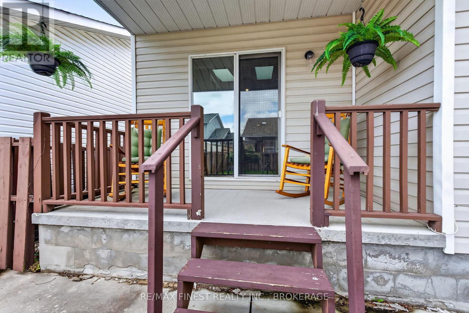 604 FREEMAN CRESCENT - 33