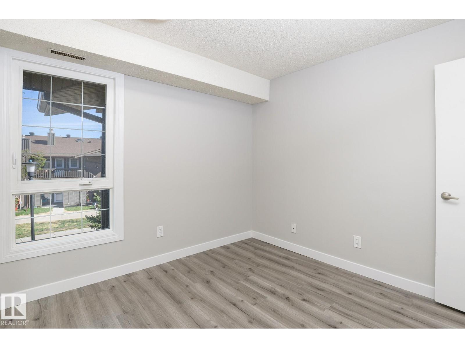 5816 172 ST NW - 31