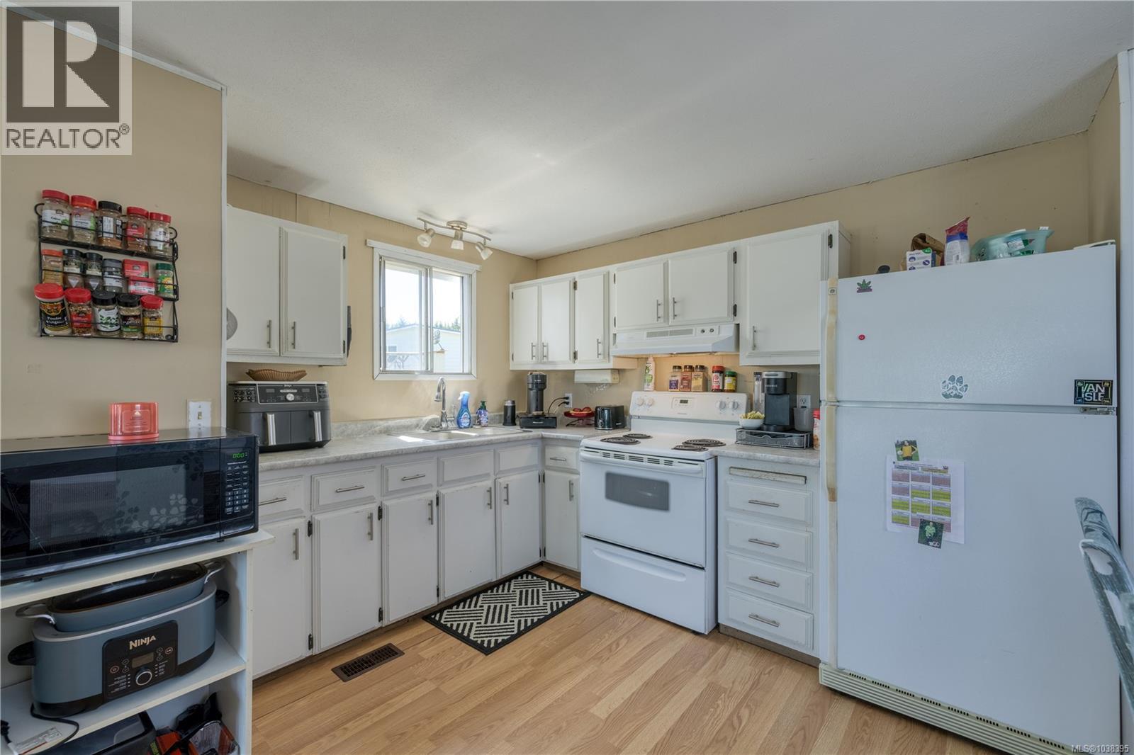 7296 Teakerne Dr - 9