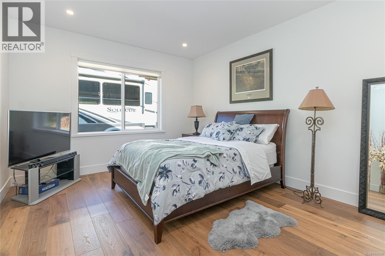900 Rivers Edge Dr - 32